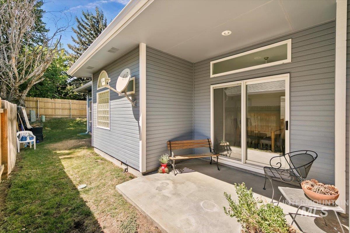 5141 N Samson Ave, Boise, Idaho 83704-1996, 4 Bedrooms, 2 Bathrooms, Residential For Sale, Price $535,900,MLS 98972345