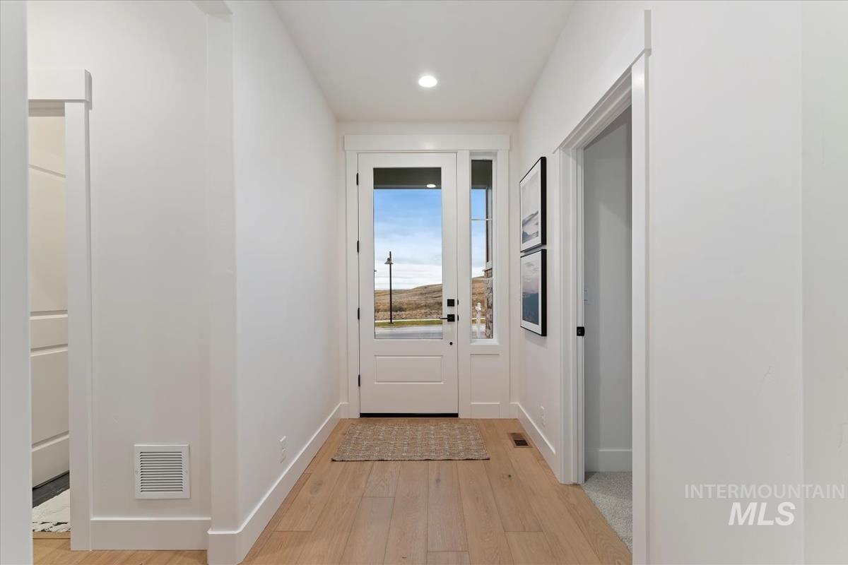 5905 W Domford Ln, Eagle, Idaho 83616, 4 Bedrooms, 3 Bathrooms, Residential For Sale, Price $659,880,MLS 98972346