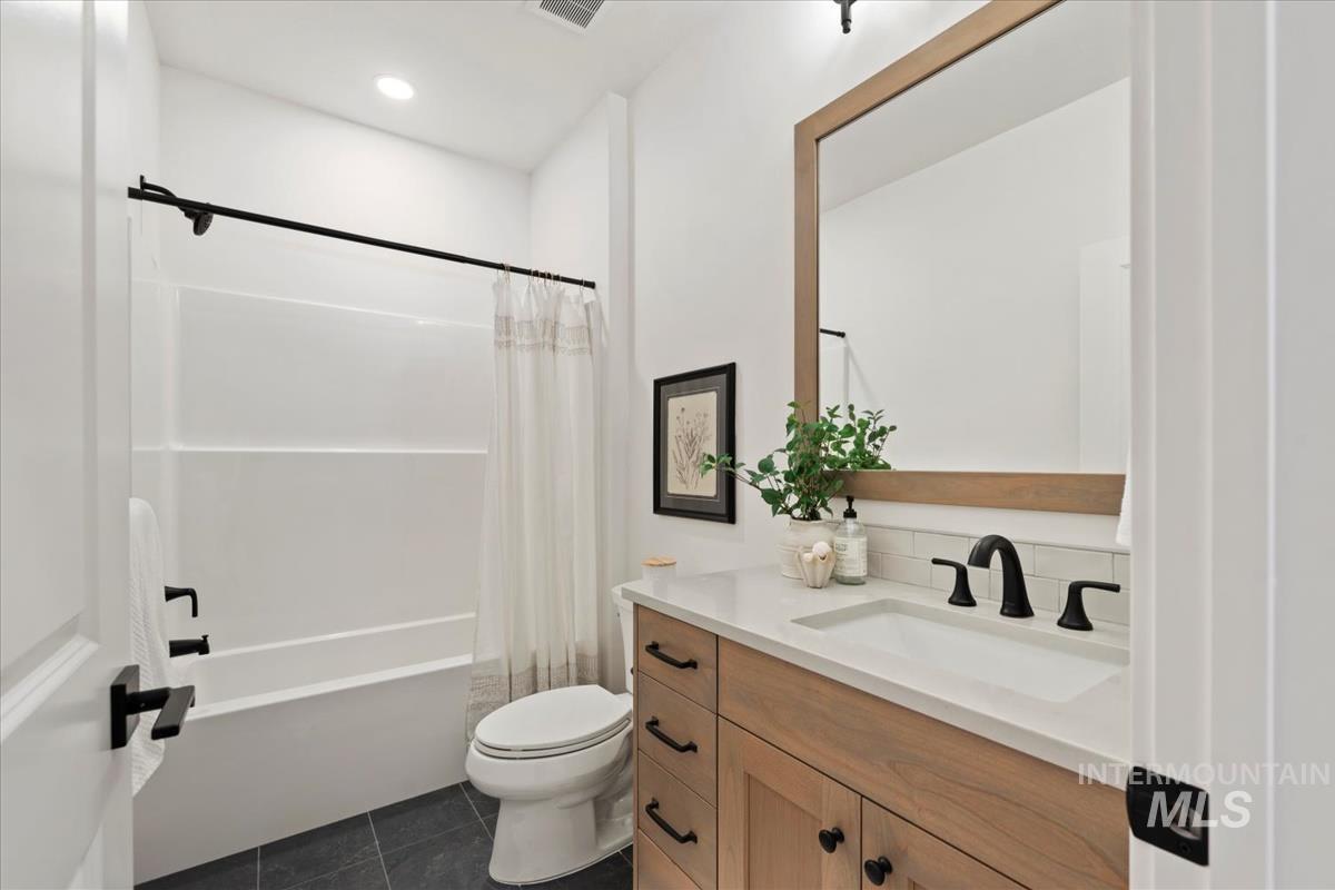 5905 W Domford Ln, Eagle, Idaho 83616, 4 Bedrooms, 3 Bathrooms, Residential For Sale, Price $659,880,MLS 98972346