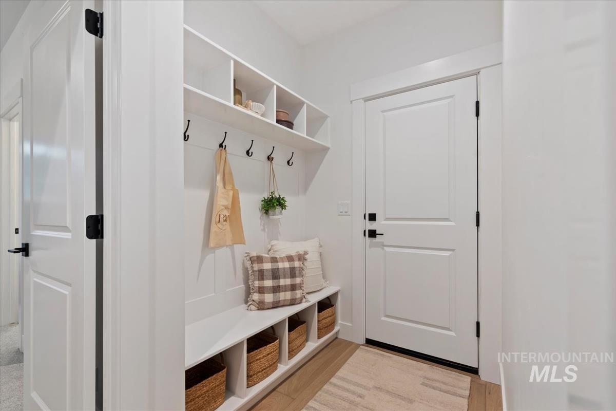 5905 W Domford Ln, Eagle, Idaho 83616, 4 Bedrooms, 3 Bathrooms, Residential For Sale, Price $659,880,MLS 98972346