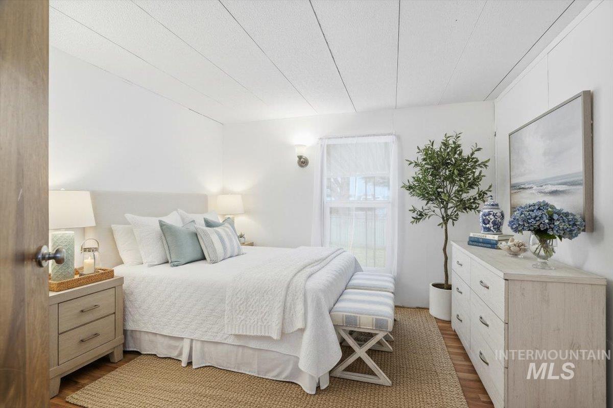 8429 W Irving Ln, Boise, Idaho 83704, 2 Bedrooms, 1 Bathroom, Residential For Sale, Price $75,000,MLS 98972348