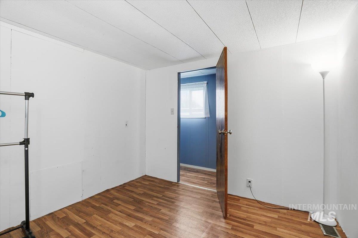 8429 W Irving Ln, Boise, Idaho 83704, 2 Bedrooms, 1 Bathroom, Residential For Sale, Price $75,000,MLS 98972348