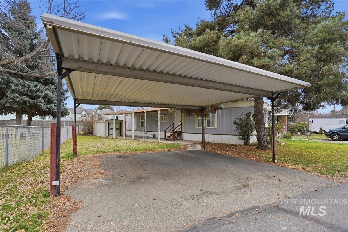 8429 W Irving Ln, Boise, Idaho 83704, 2 Bedrooms, 1 Bathroom, Residential For Sale, Price $75,000,MLS 98972348