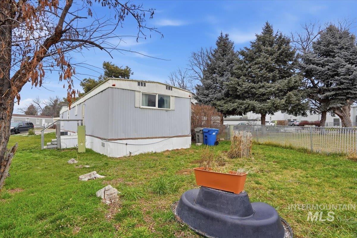 8429 W Irving Ln, Boise, Idaho 83704, 2 Bedrooms, 1 Bathroom, Residential For Sale, Price $75,000,MLS 98972348