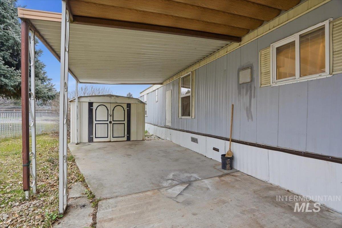 8429 W Irving Ln, Boise, Idaho 83704, 2 Bedrooms, 1 Bathroom, Residential For Sale, Price $75,000,MLS 98972348