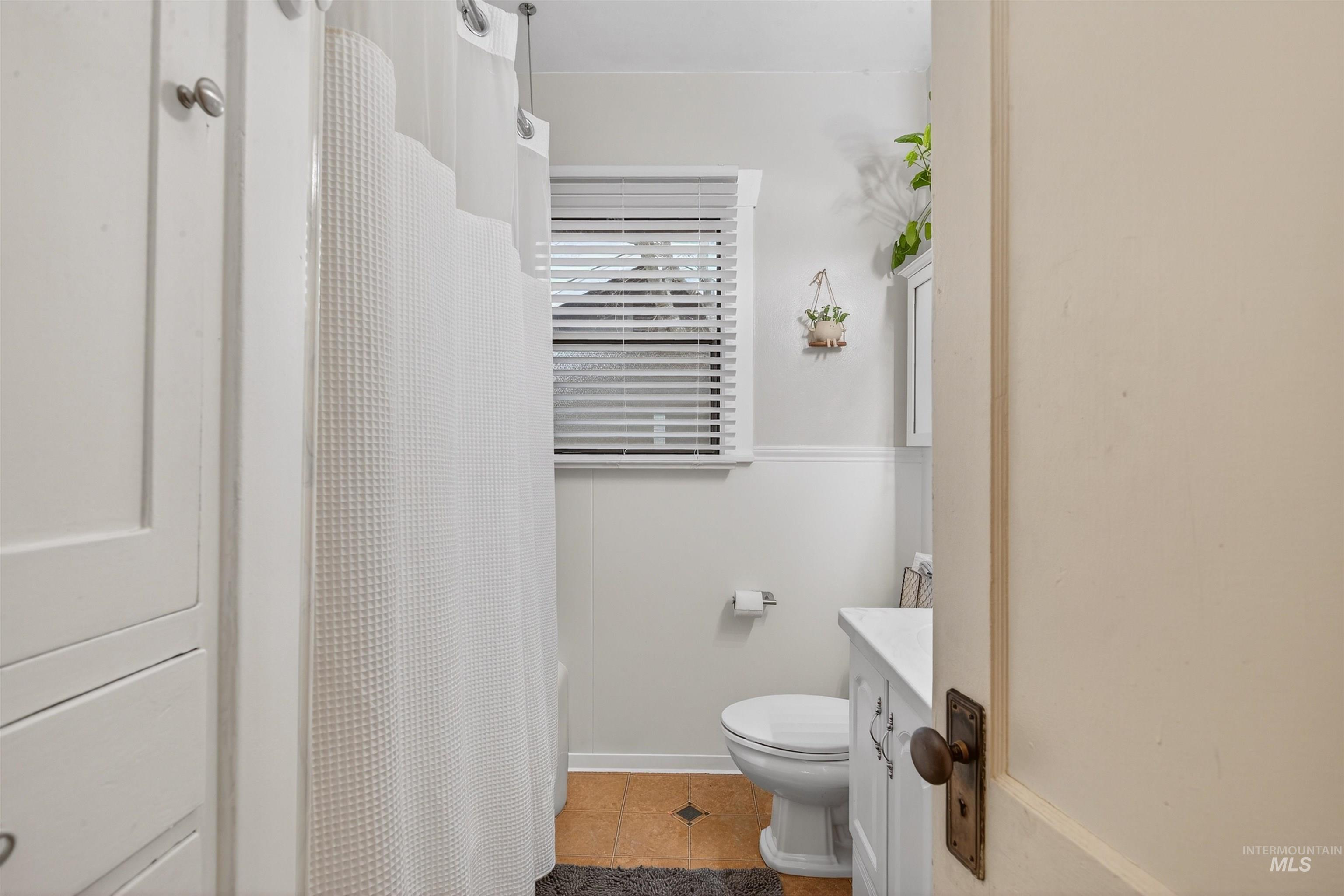 1021 11th Ave, Lewiston, Idaho 83501, 3 Bedrooms, 2 Bathrooms, Residential For Sale, Price $369,900,MLS 98972350