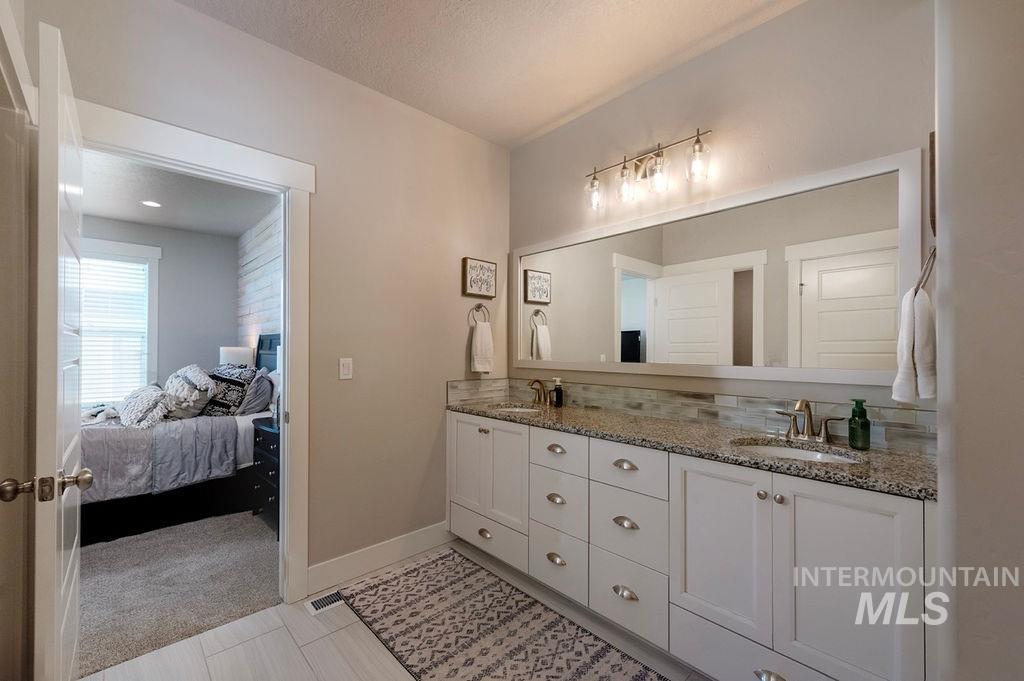 11078 White River Street, Caldwell, Idaho 83605, 3 Bedrooms, 2 Bathrooms, Residential For Sale, Price $519,900,MLS 98972354