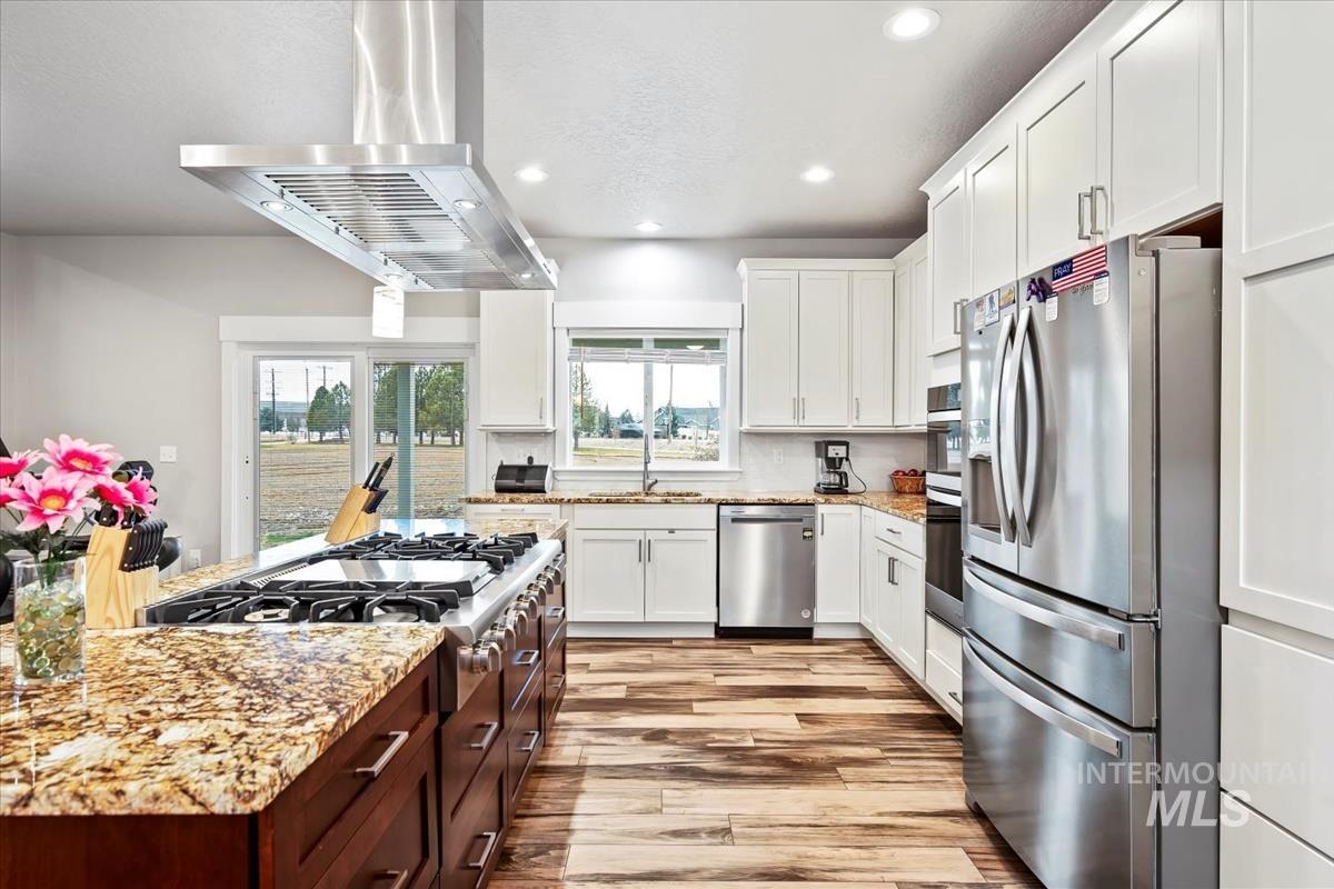 17322 CanAda Road, Nampa, Idaho 83687, 3 Bedrooms, 2 Bathrooms, Residential Income For Sale, Price $980,000,MLS 98972358