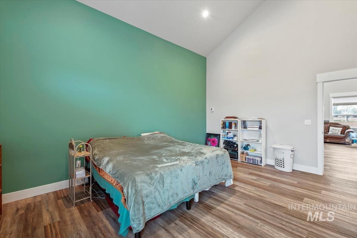 17322 CanAda Road, Nampa, Idaho 83687, 3 Bedrooms, 2 Bathrooms, Residential Income For Sale, Price $980,000,MLS 98972358