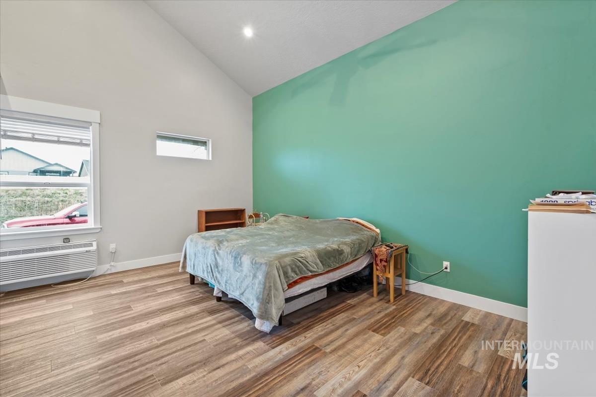 17322 CanAda Road, Nampa, Idaho 83687, 3 Bedrooms, 2 Bathrooms, Residential Income For Sale, Price $980,000,MLS 98972358