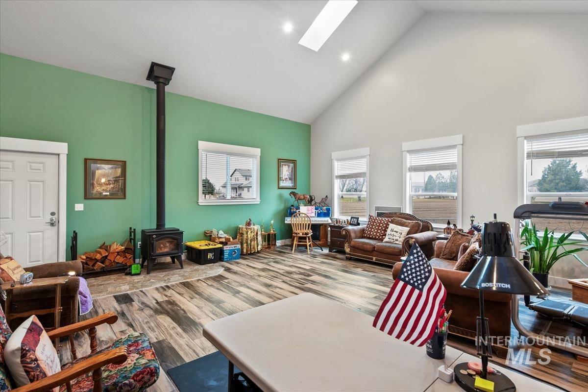 17322 CanAda Road, Nampa, Idaho 83687, 3 Bedrooms, 2 Bathrooms, Residential Income For Sale, Price $980,000,MLS 98972358