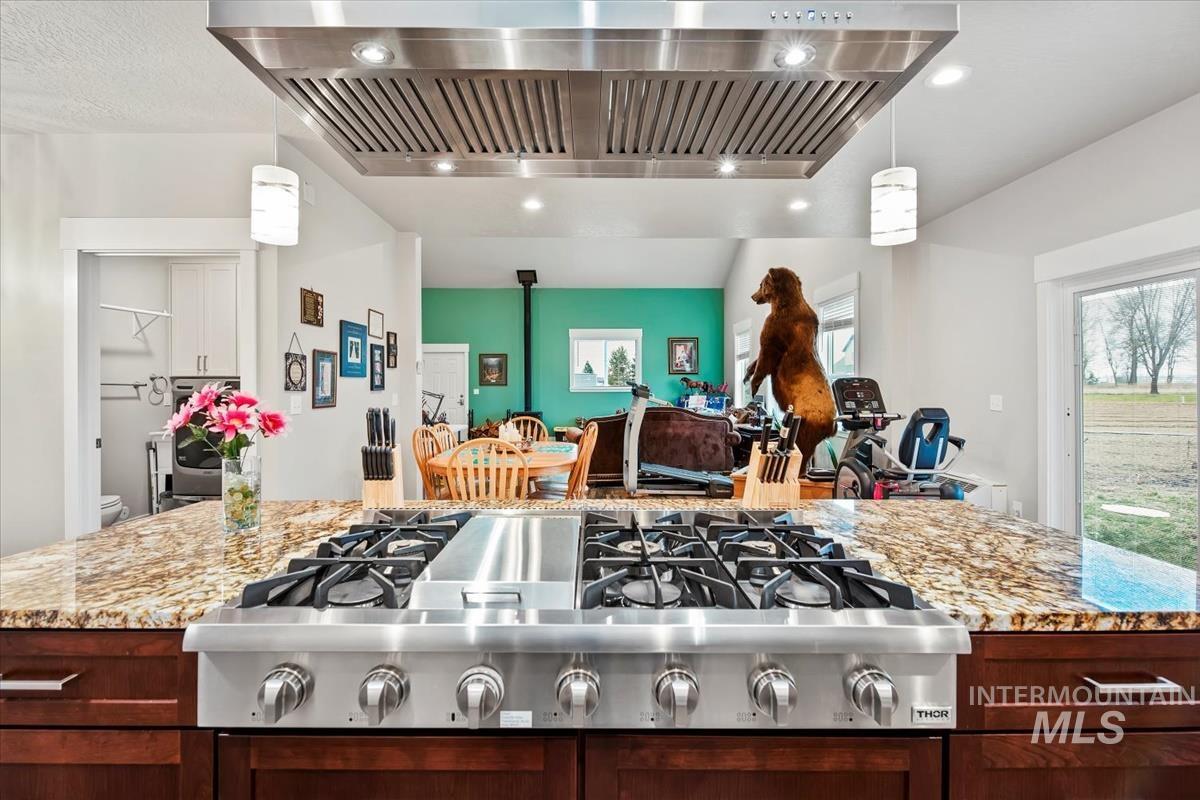 17322 CanAda Road, Nampa, Idaho 83687, 3 Bedrooms, 2 Bathrooms, Residential Income For Sale, Price $980,000,MLS 98972358