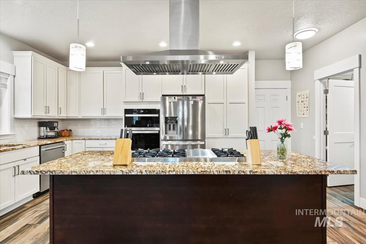 17322 CanAda Road, Nampa, Idaho 83687, 3 Bedrooms, 2 Bathrooms, Residential Income For Sale, Price $980,000,MLS 98972358