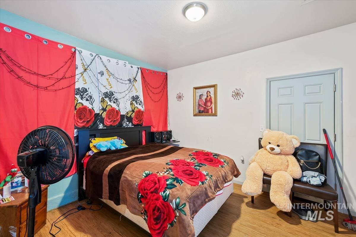 17322 CanAda Road, Nampa, Idaho 83687, 3 Bedrooms, 2 Bathrooms, Residential Income For Sale, Price $980,000,MLS 98972358