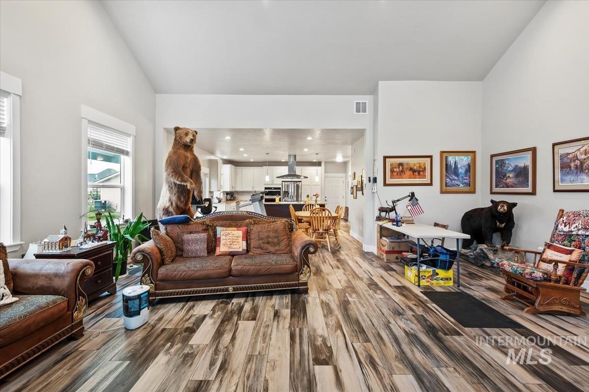 17322 CanAda Road, Nampa, Idaho 83687, 3 Bedrooms, 2 Bathrooms, Residential Income For Sale, Price $980,000,MLS 98972358