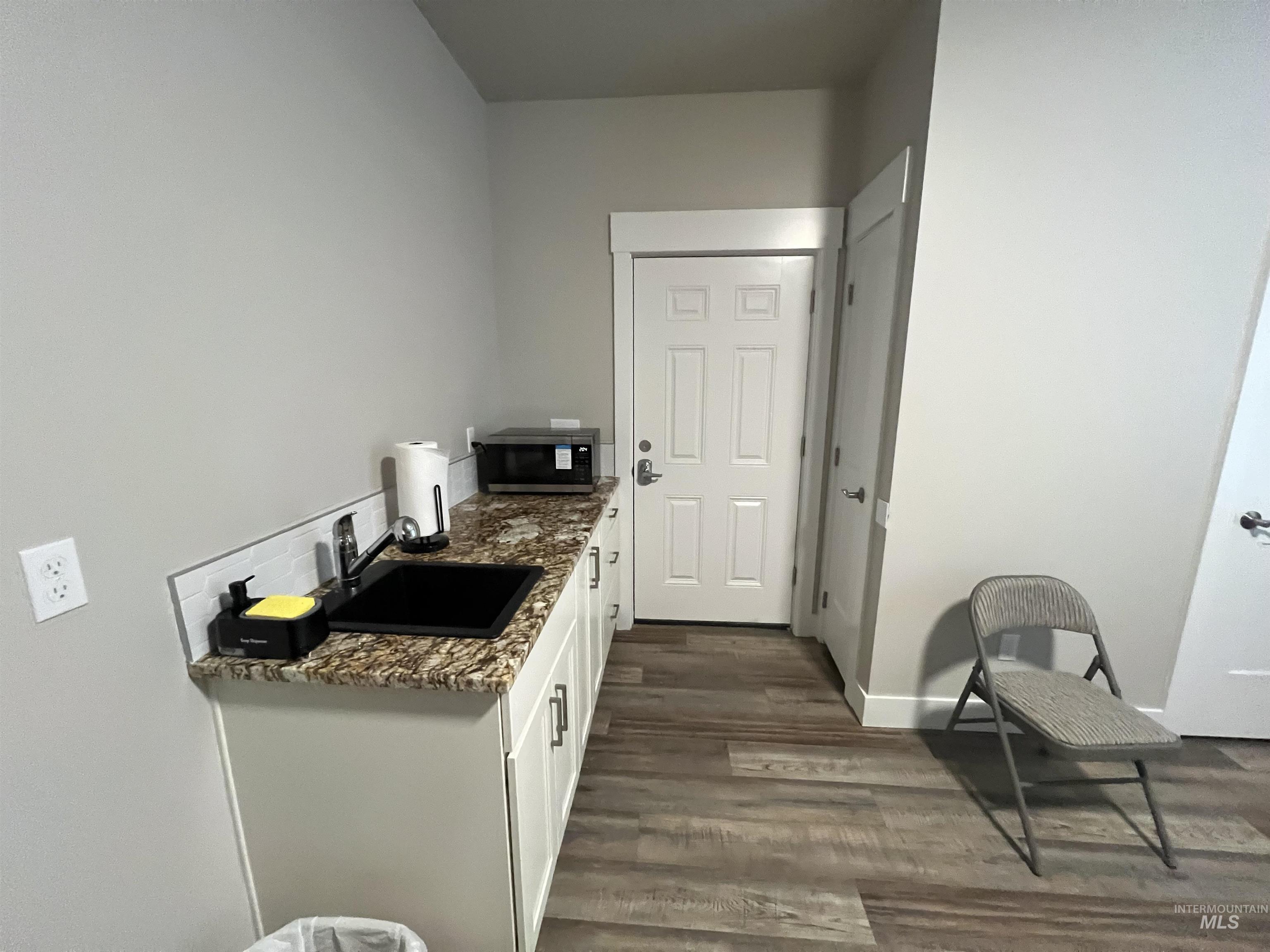 17322 CanAda Road, Nampa, Idaho 83687, 3 Bedrooms, 2 Bathrooms, Residential Income For Sale, Price $980,000,MLS 98972358