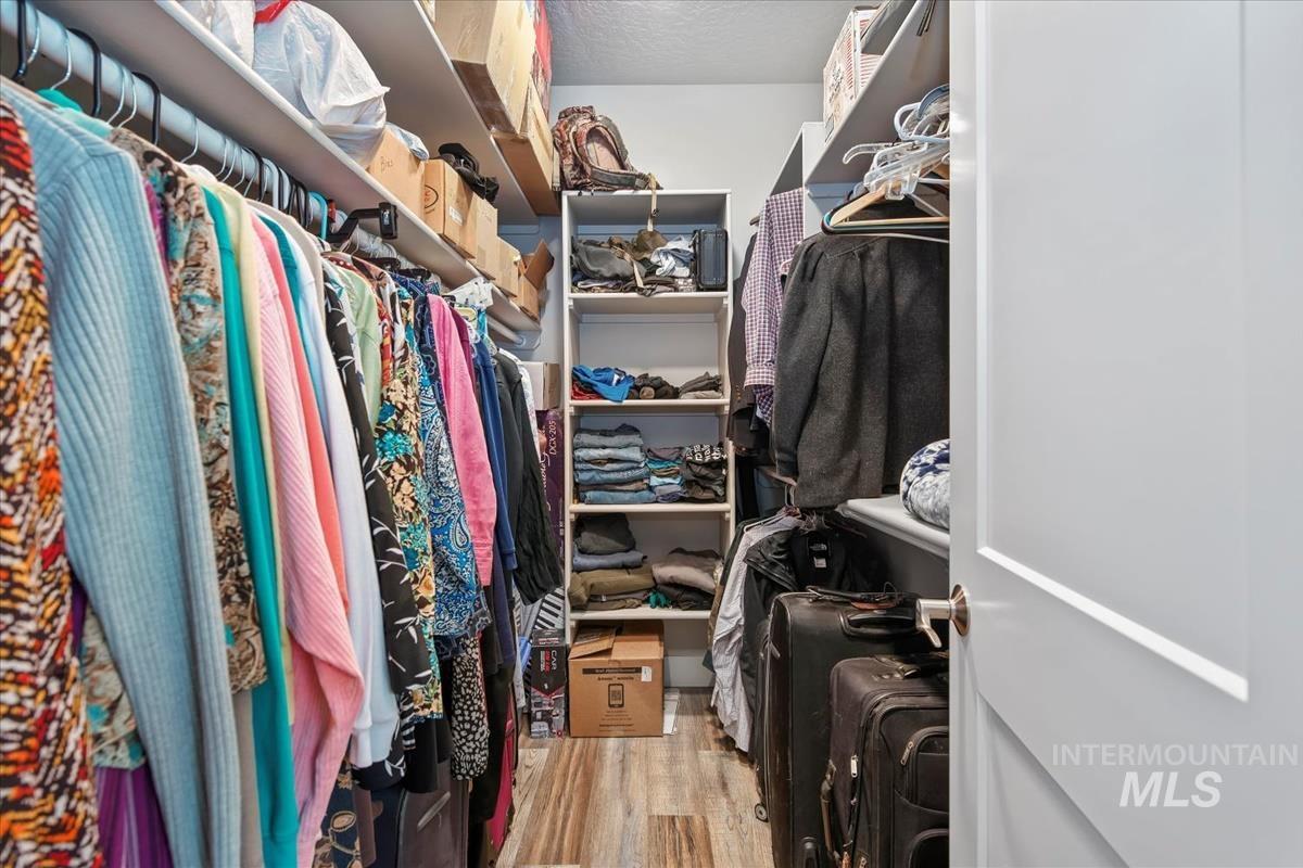 17322 CanAda Road, Nampa, Idaho 83687, 3 Bedrooms, 2 Bathrooms, Residential Income For Sale, Price $980,000,MLS 98972358