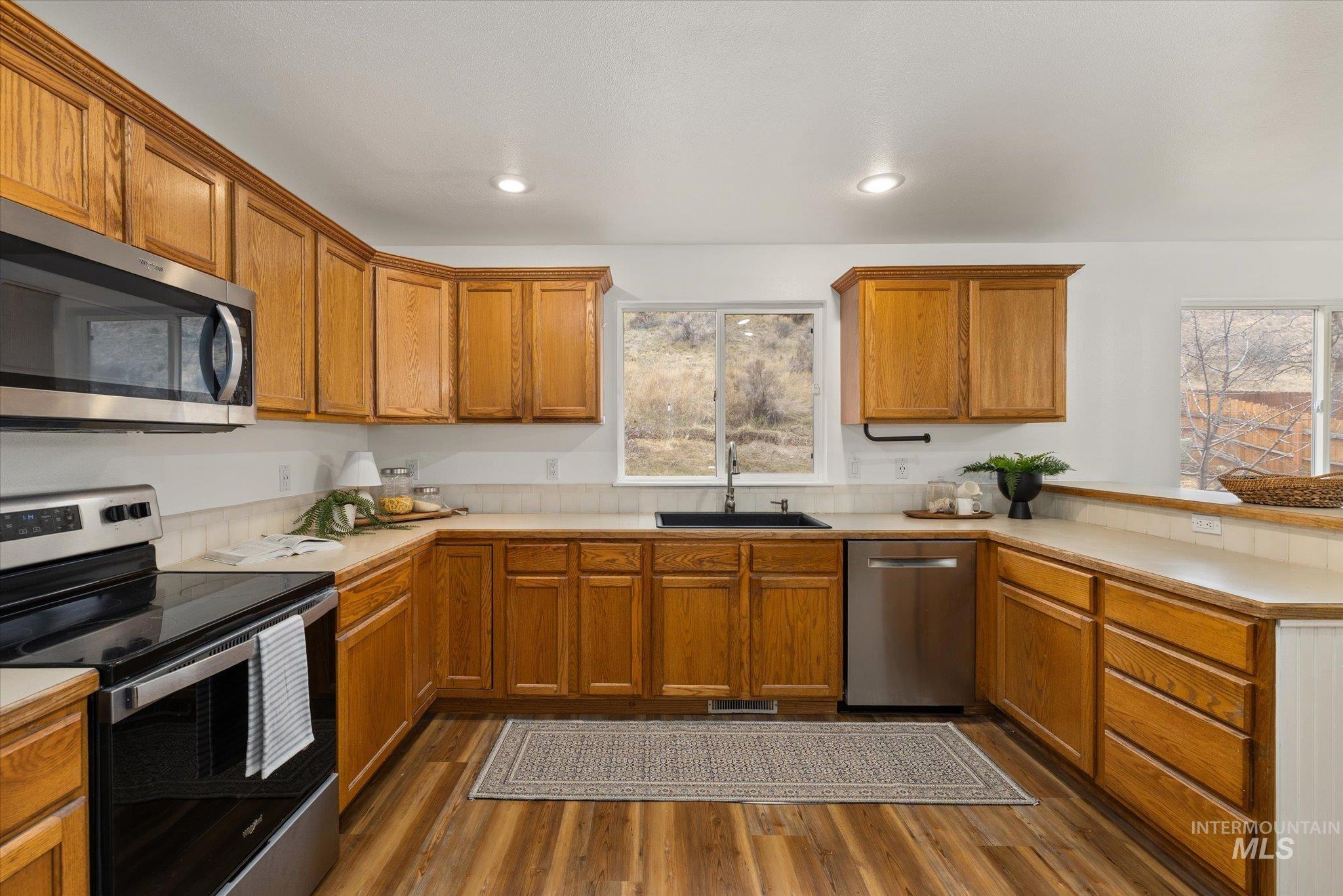 6481 S Lodgepole Pl, Boise, Idaho 83716-7117, 3 Bedrooms, 2.5 Bathrooms, Residential For Sale, Price $525,000,MLS 98972360