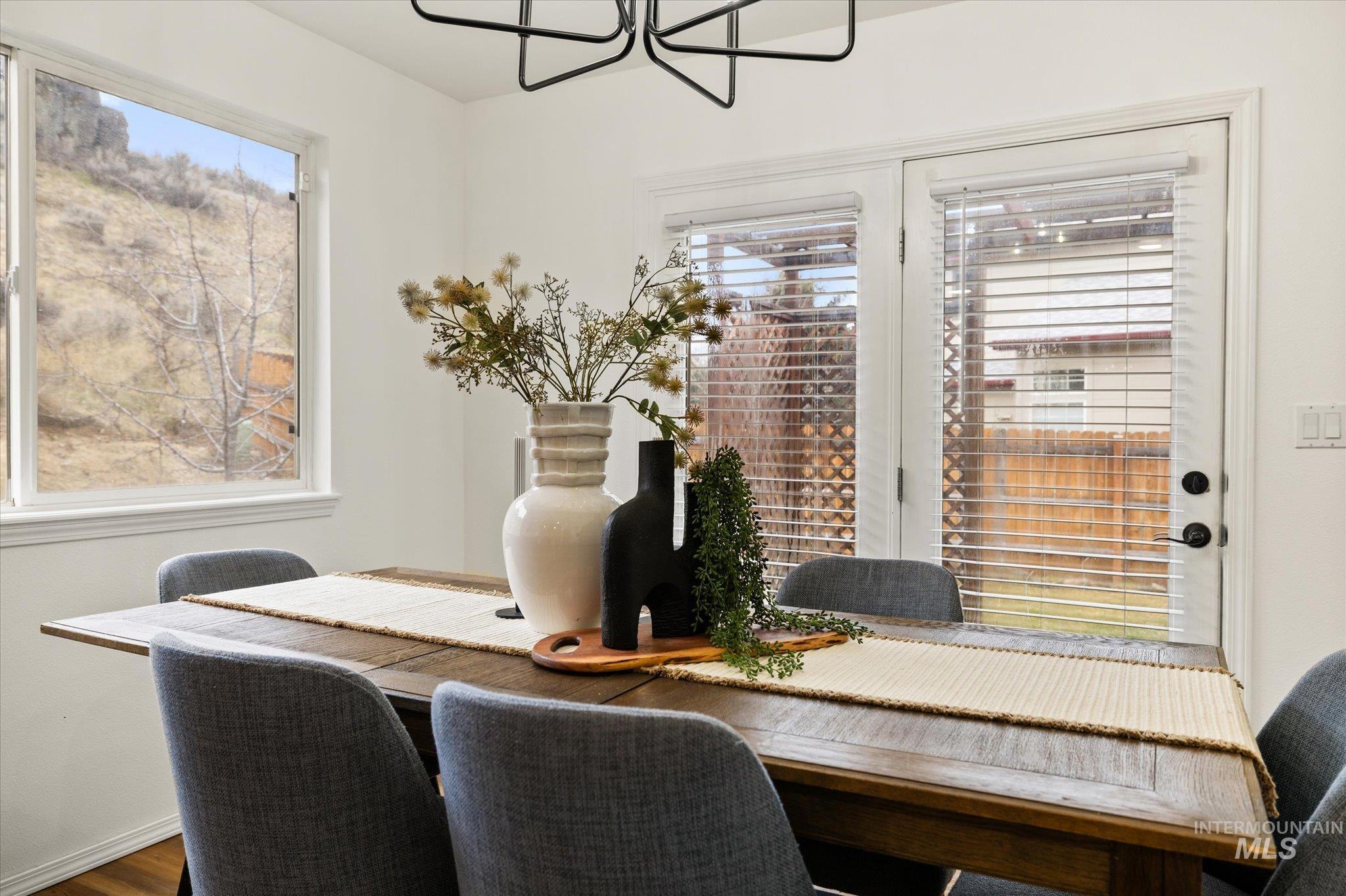 6481 S Lodgepole Pl, Boise, Idaho 83716-7117, 3 Bedrooms, 2.5 Bathrooms, Residential For Sale, Price $525,000,MLS 98972360