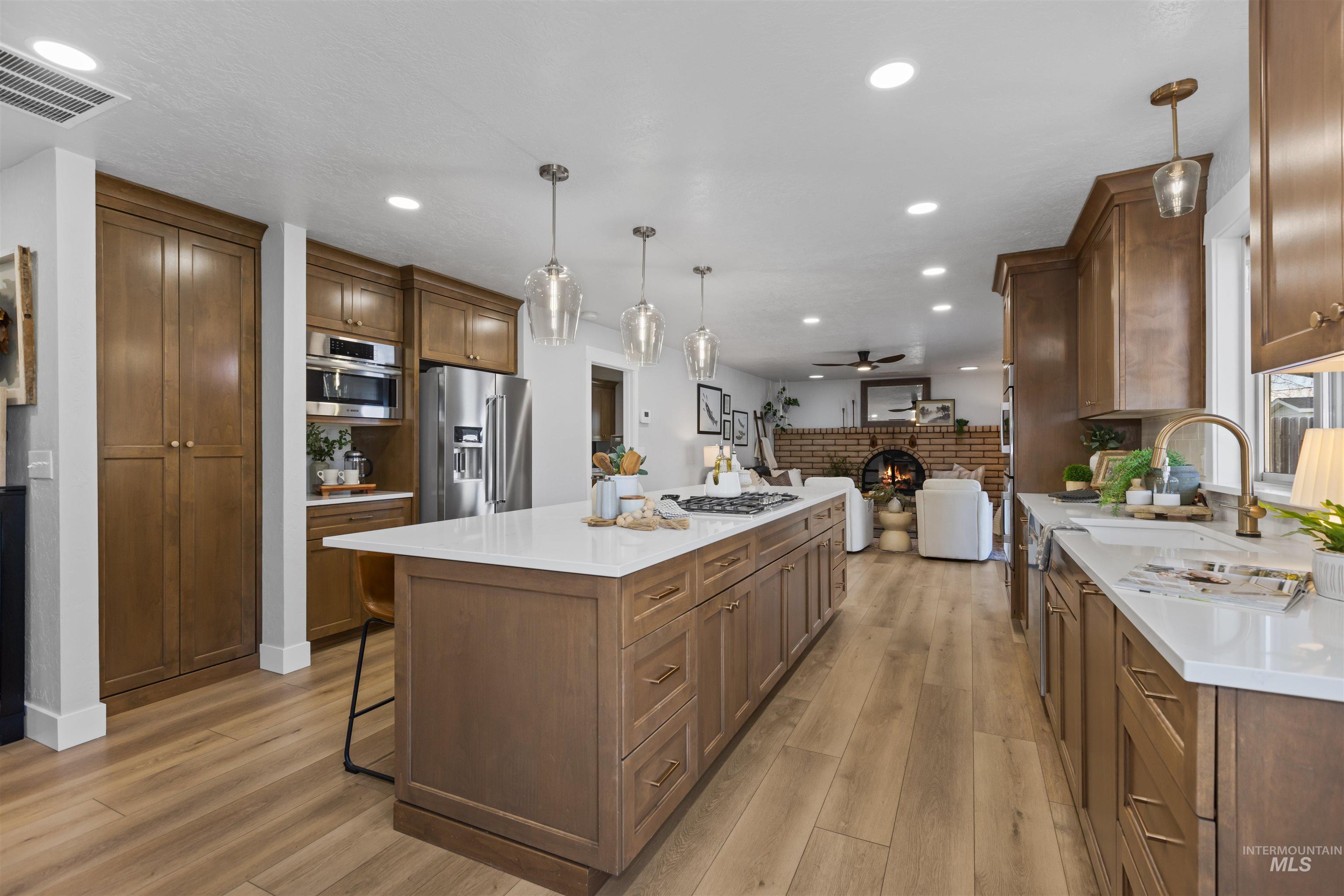 514 W Ross Ln, Caldwell, Idaho 83605, 3 Bedrooms, 2 Bathrooms, Residential For Sale, Price $569,000,MLS 98972363