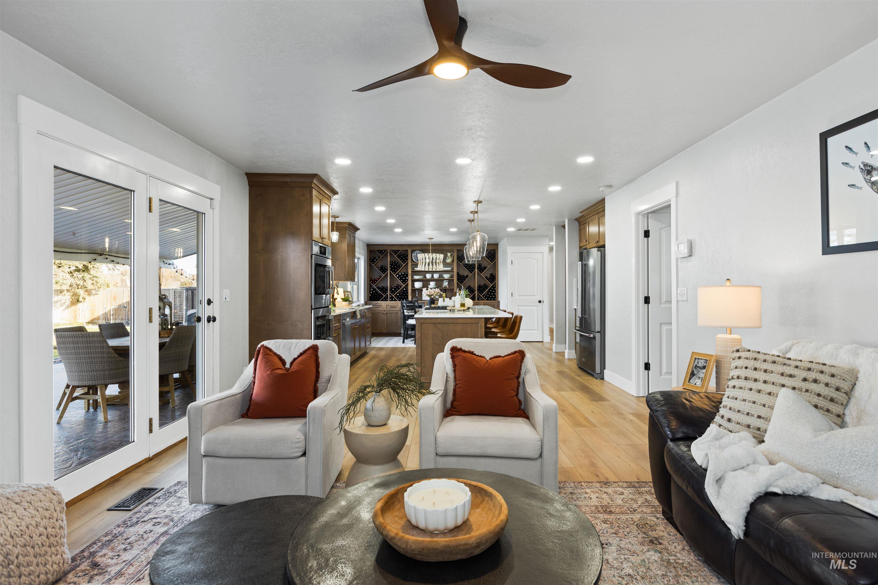 514 W Ross Ln, Caldwell, Idaho 83605, 3 Bedrooms, 2 Bathrooms, Residential For Sale, Price $569,000,MLS 98972363