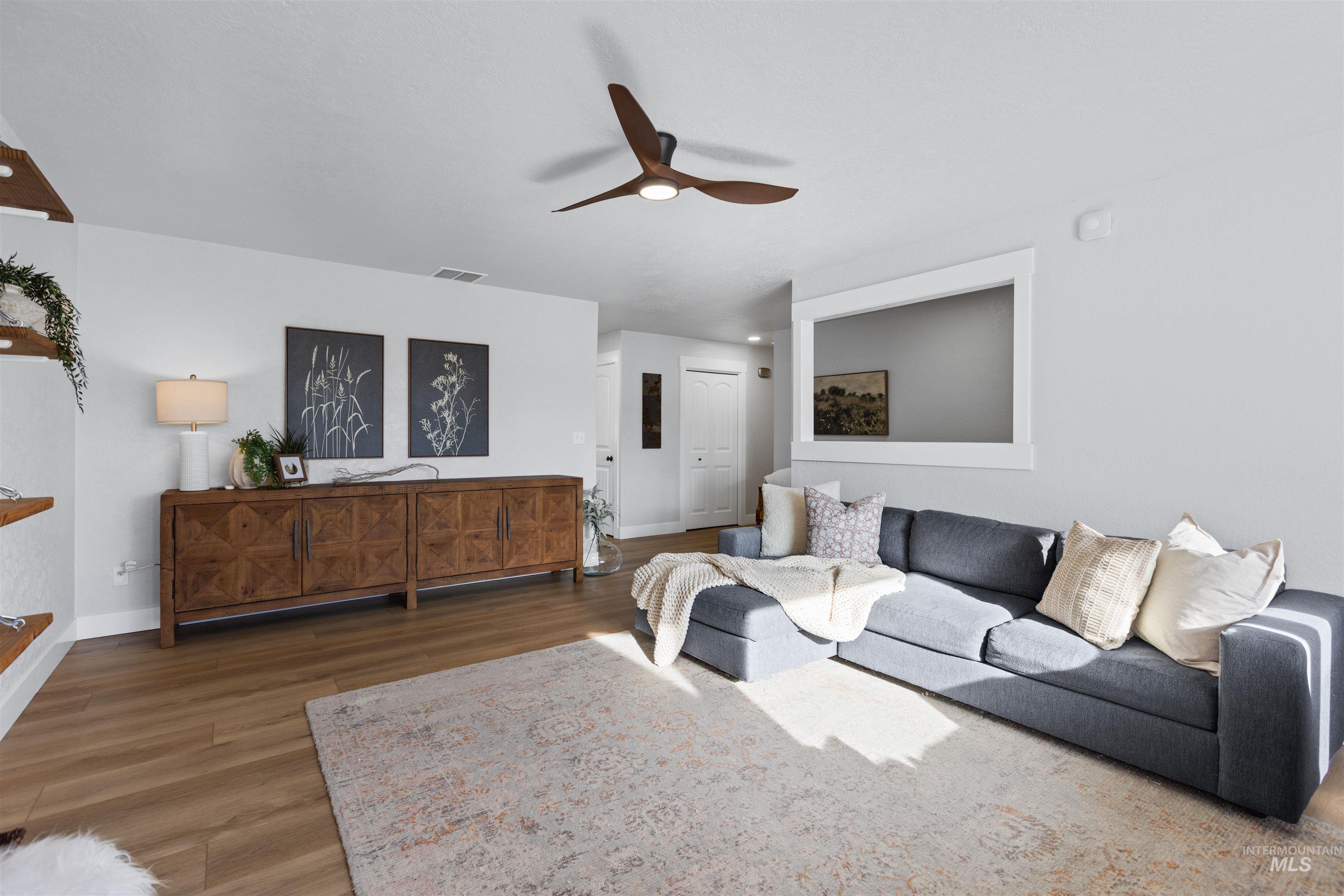 514 W Ross Ln, Caldwell, Idaho 83605, 3 Bedrooms, 2 Bathrooms, Residential For Sale, Price $569,000,MLS 98972363