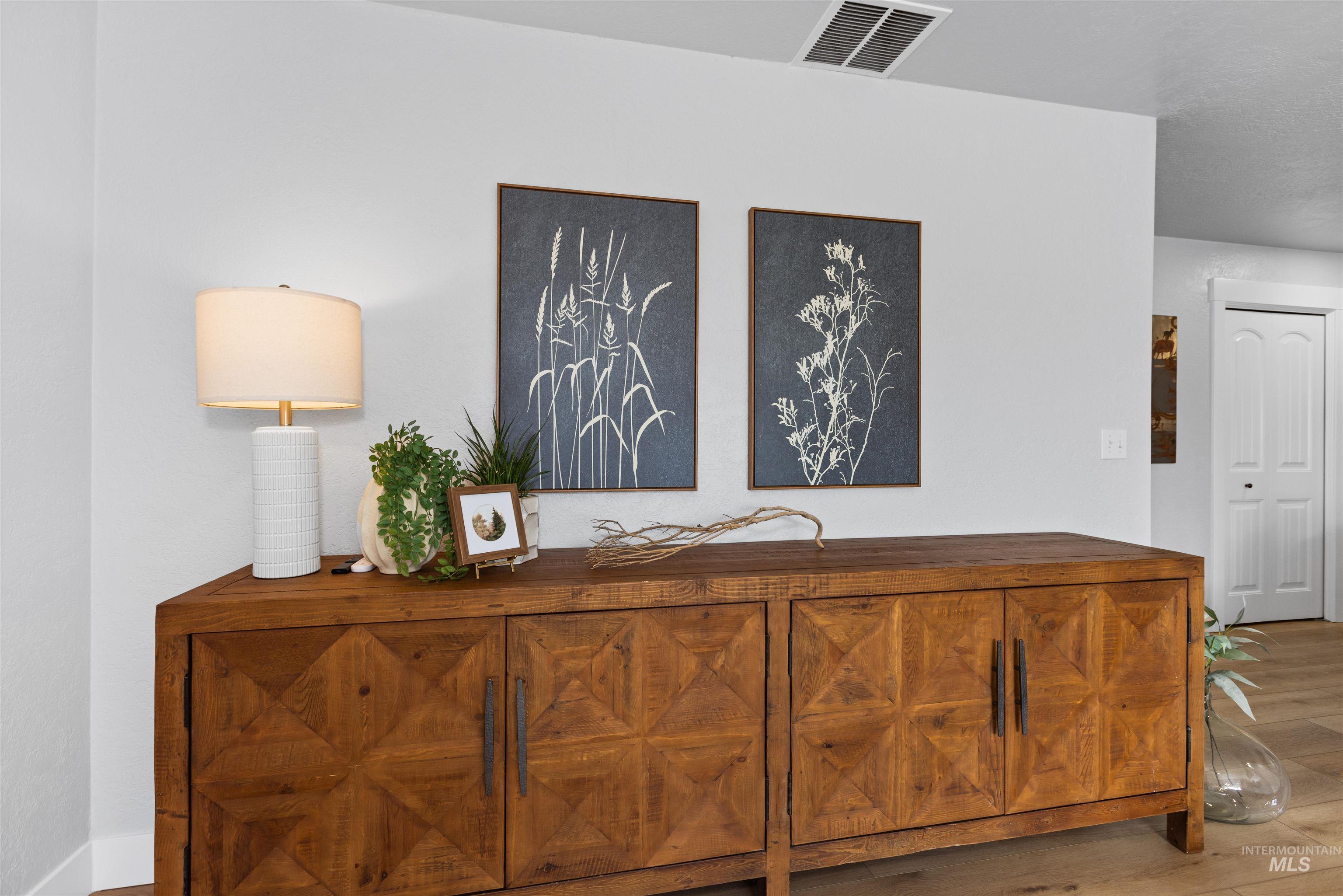 514 W Ross Ln, Caldwell, Idaho 83605, 3 Bedrooms, 2 Bathrooms, Residential For Sale, Price $569,000,MLS 98972363