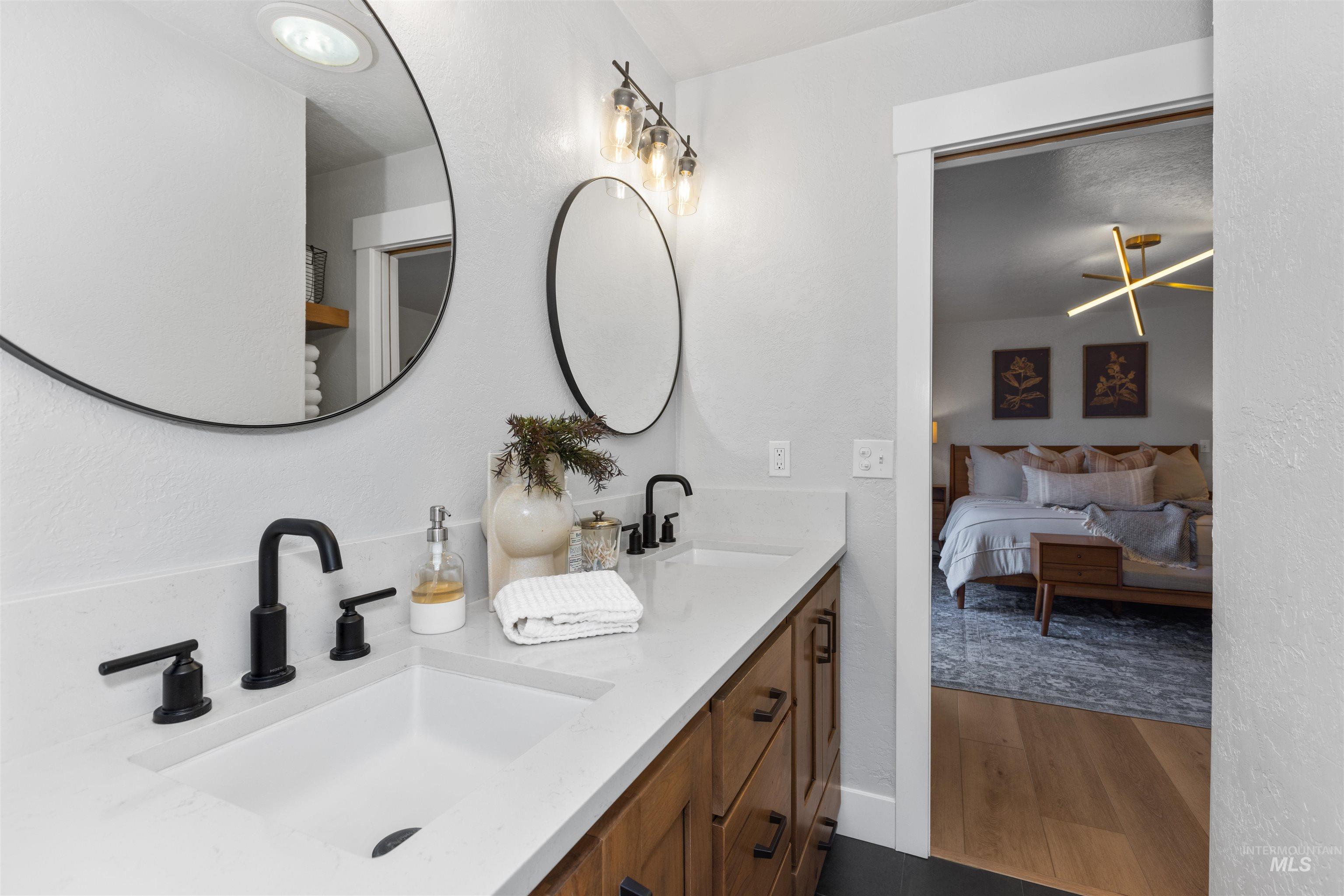 514 W Ross Ln, Caldwell, Idaho 83605, 3 Bedrooms, 2 Bathrooms, Residential For Sale, Price $569,000,MLS 98972363