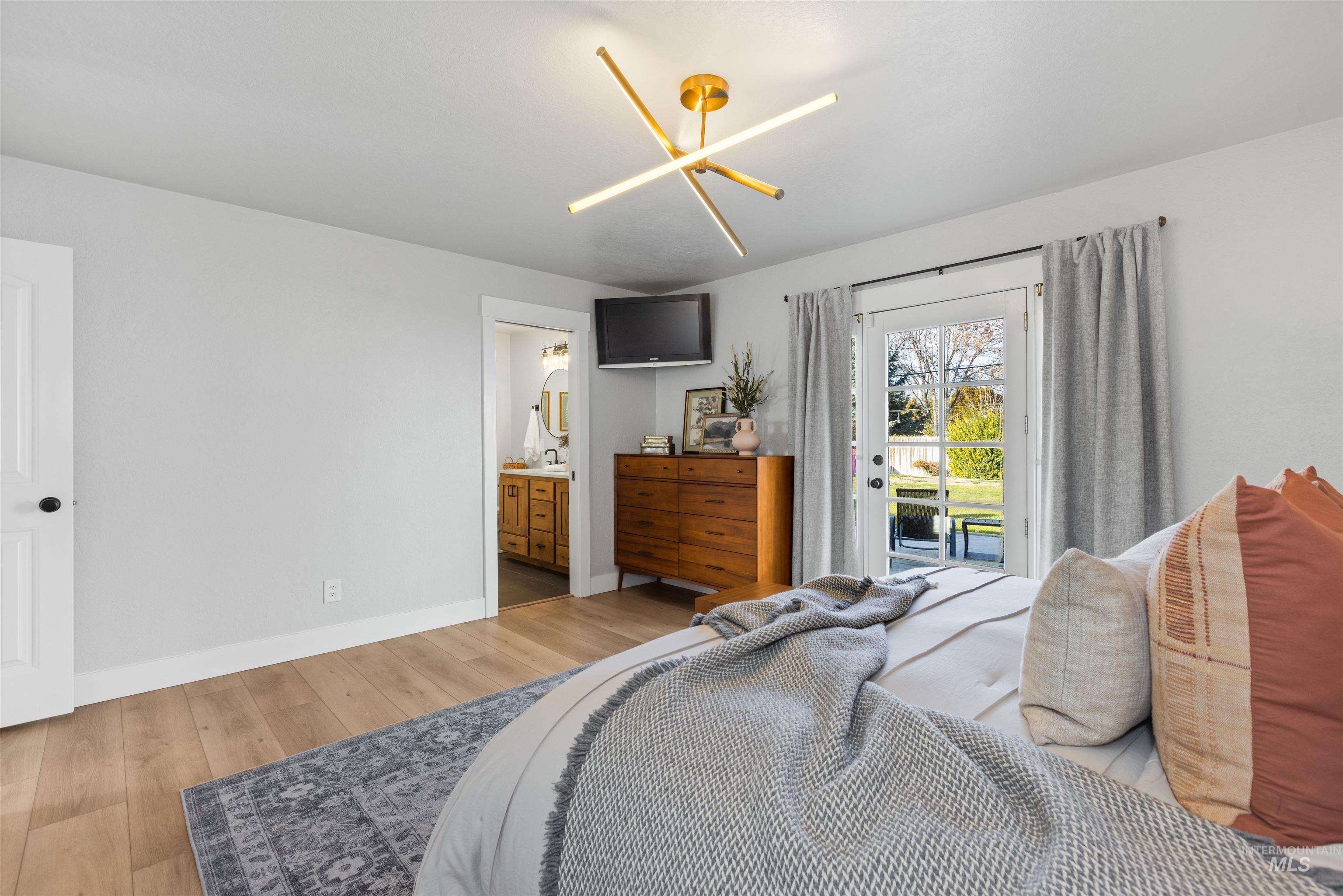 514 W Ross Ln, Caldwell, Idaho 83605, 3 Bedrooms, 2 Bathrooms, Residential For Sale, Price $569,000,MLS 98972363