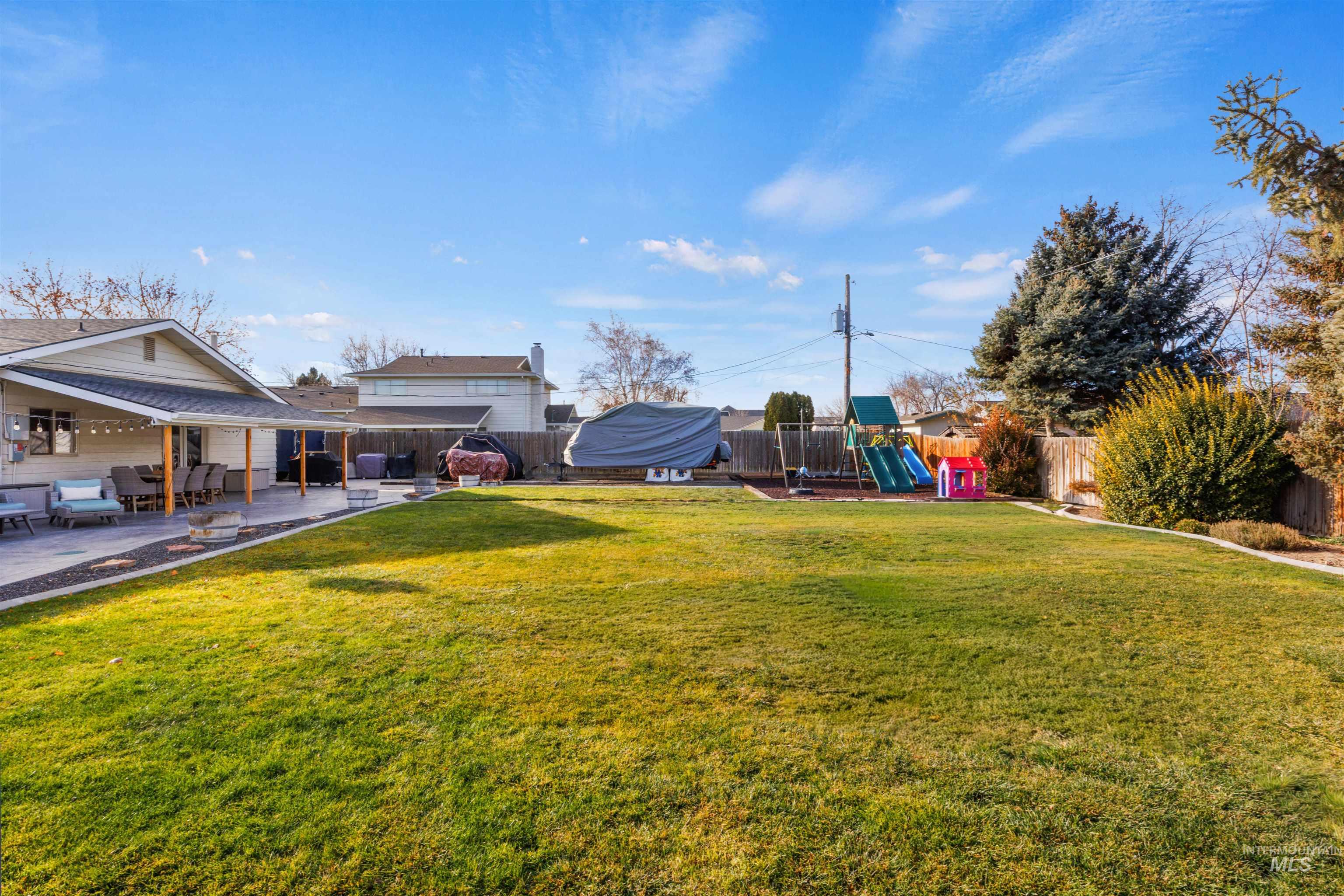 514 W Ross Ln, Caldwell, Idaho 83605, 3 Bedrooms, 2 Bathrooms, Residential For Sale, Price $569,000,MLS 98972363