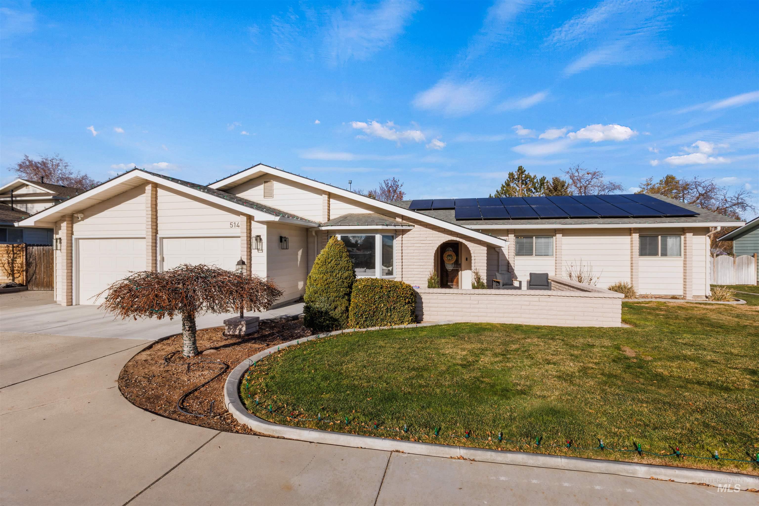 514 W Ross Ln, Caldwell, Idaho 83605, 3 Bedrooms, 2 Bathrooms, Residential For Sale, Price $569,000,MLS 98972363