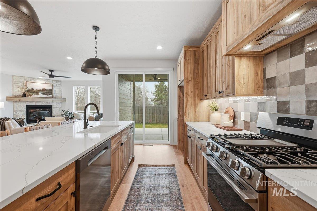 9631 W Kate Dr, Boise, Idaho 83714, 3 Bedrooms, 2.5 Bathrooms, Residential For Sale, Price $554,900,MLS 98972364