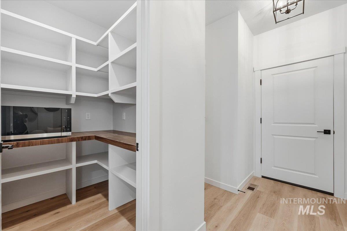 9631 W Kate Dr, Boise, Idaho 83714, 3 Bedrooms, 2.5 Bathrooms, Residential For Sale, Price $554,900,MLS 98972364