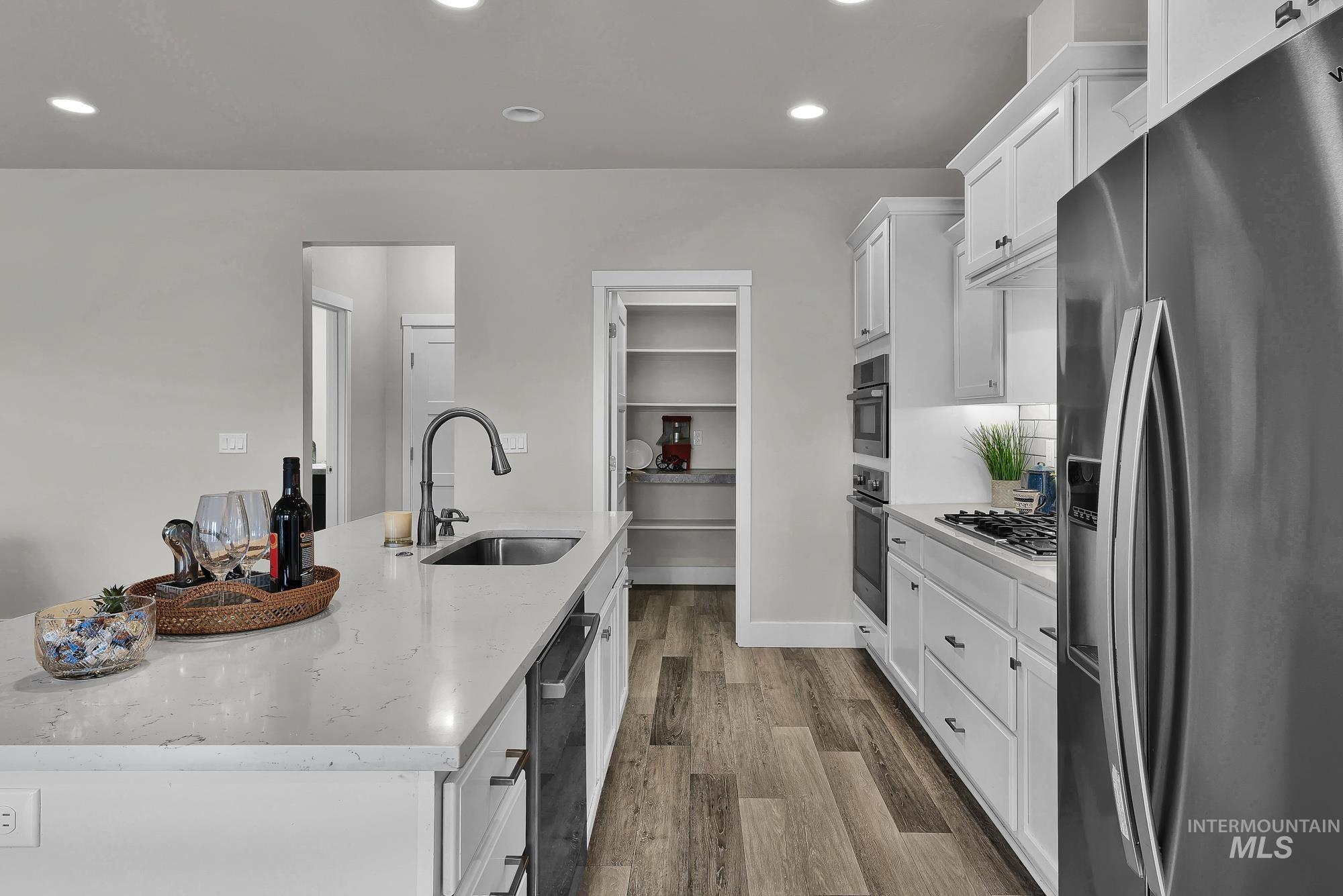 10350 Ryan Peak Dr, Nampa, Idaho 83687-8138, 3 Bedrooms, 2 Bathrooms, Residential For Sale, Price $448,888,MLS 98972366