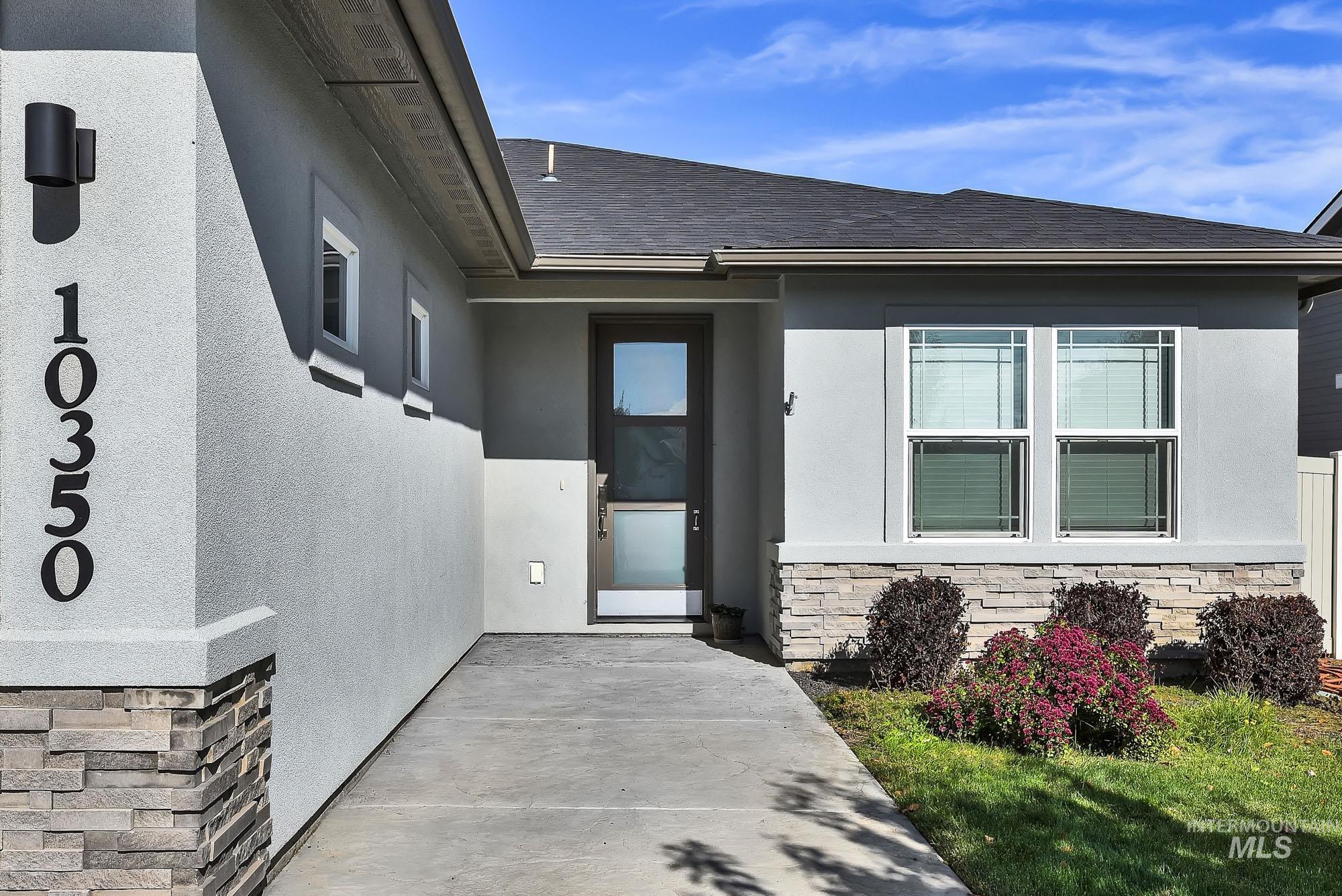 10350 Ryan Peak Dr, Nampa, Idaho 83687-8138, 3 Bedrooms, 2 Bathrooms, Residential For Sale, Price $448,888,MLS 98972366
