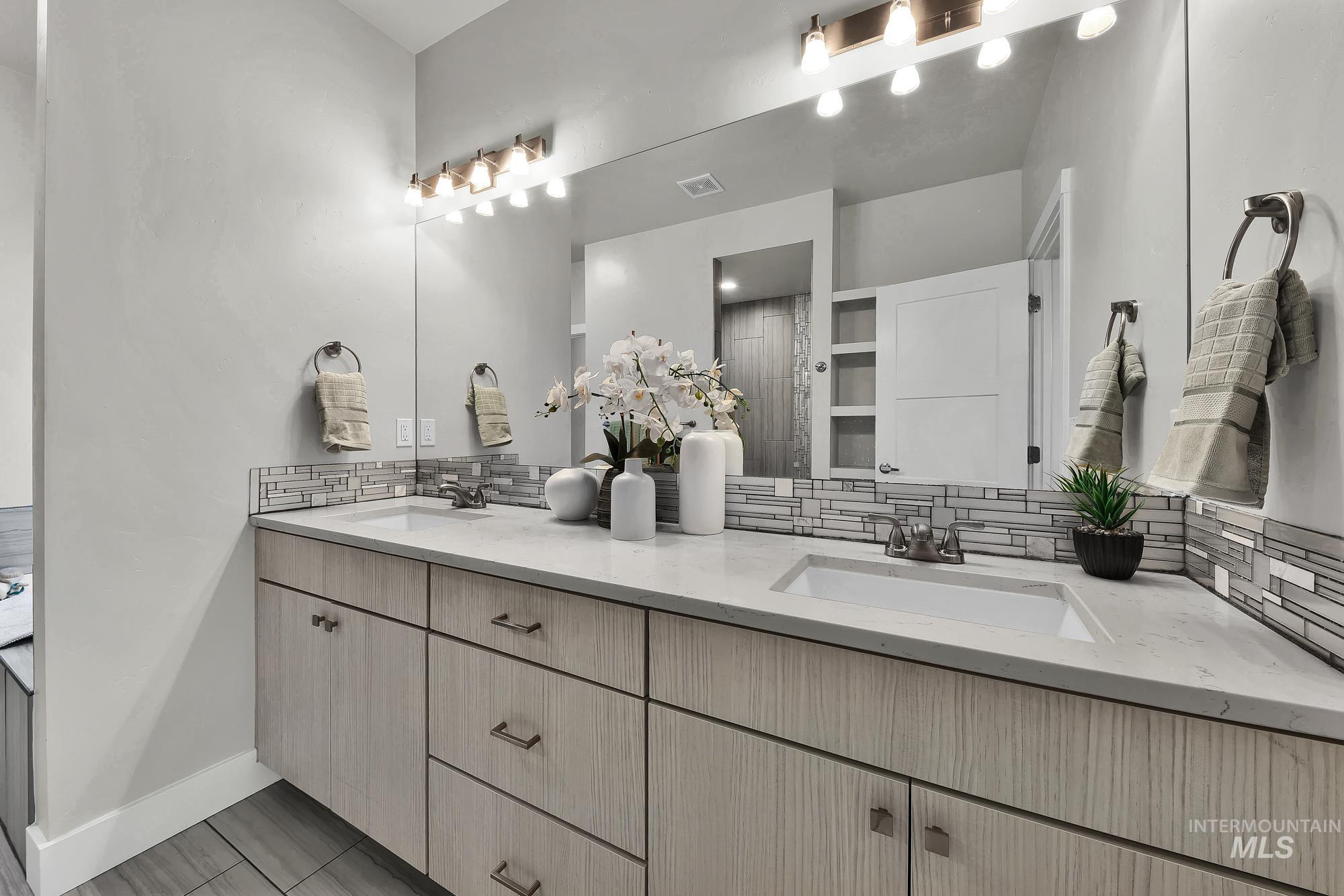 10350 Ryan Peak Dr, Nampa, Idaho 83687-8138, 3 Bedrooms, 2 Bathrooms, Residential For Sale, Price $448,888,MLS 98972366