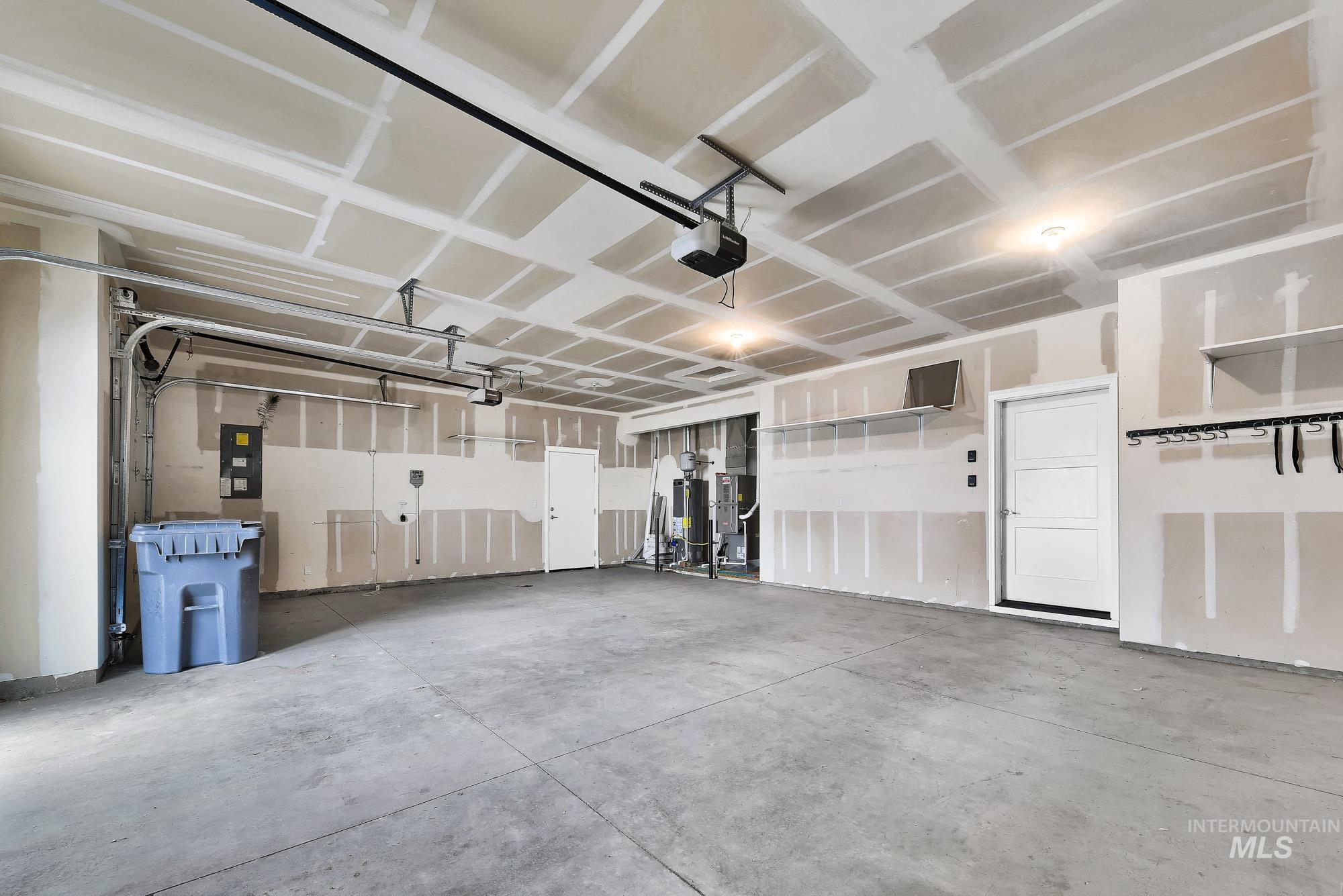 10350 Ryan Peak Dr, Nampa, Idaho 83687-8138, 3 Bedrooms, 2 Bathrooms, Residential For Sale, Price $448,888,MLS 98972366