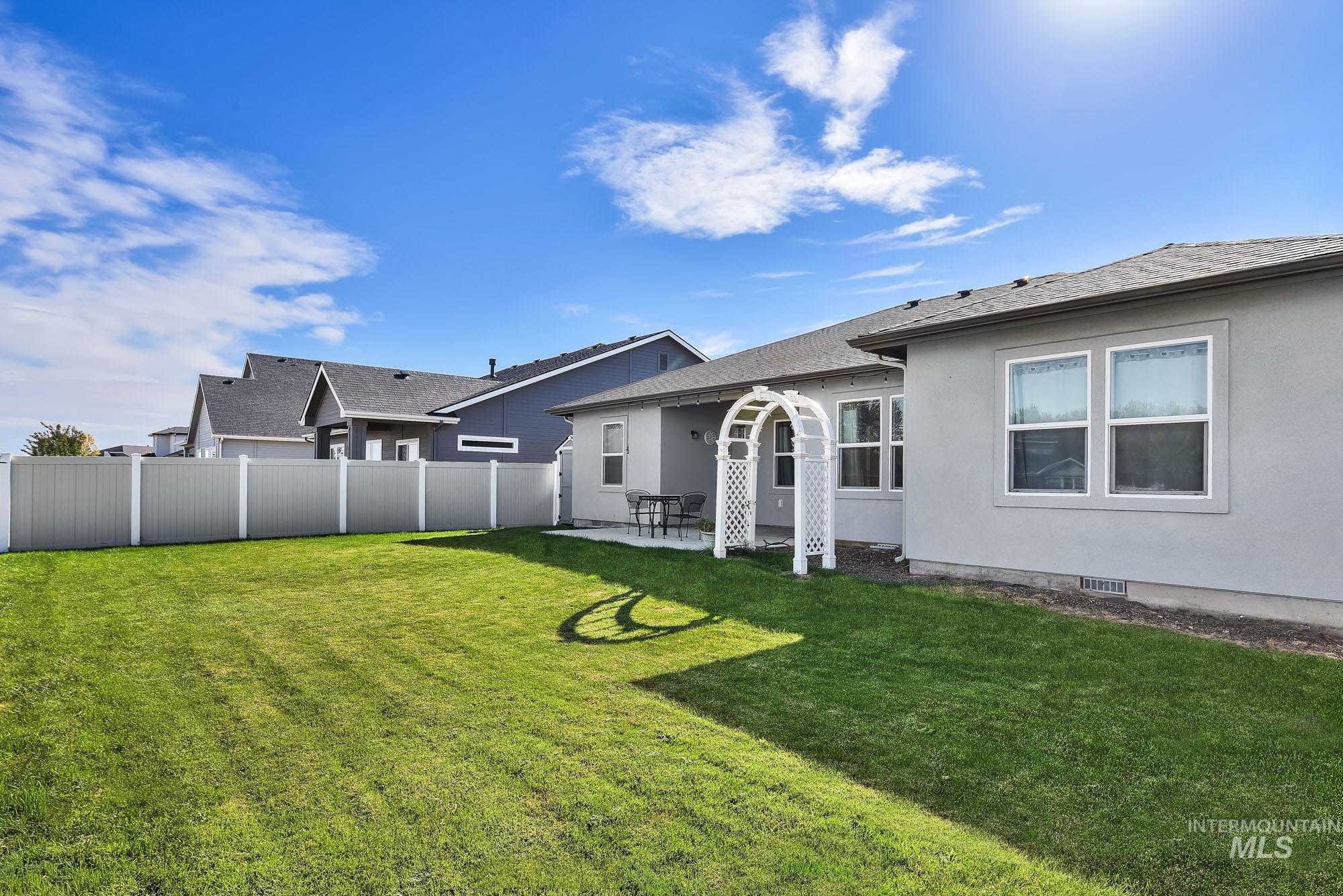 10350 Ryan Peak Dr, Nampa, Idaho 83687-8138, 3 Bedrooms, 2 Bathrooms, Residential For Sale, Price $448,888,MLS 98972366