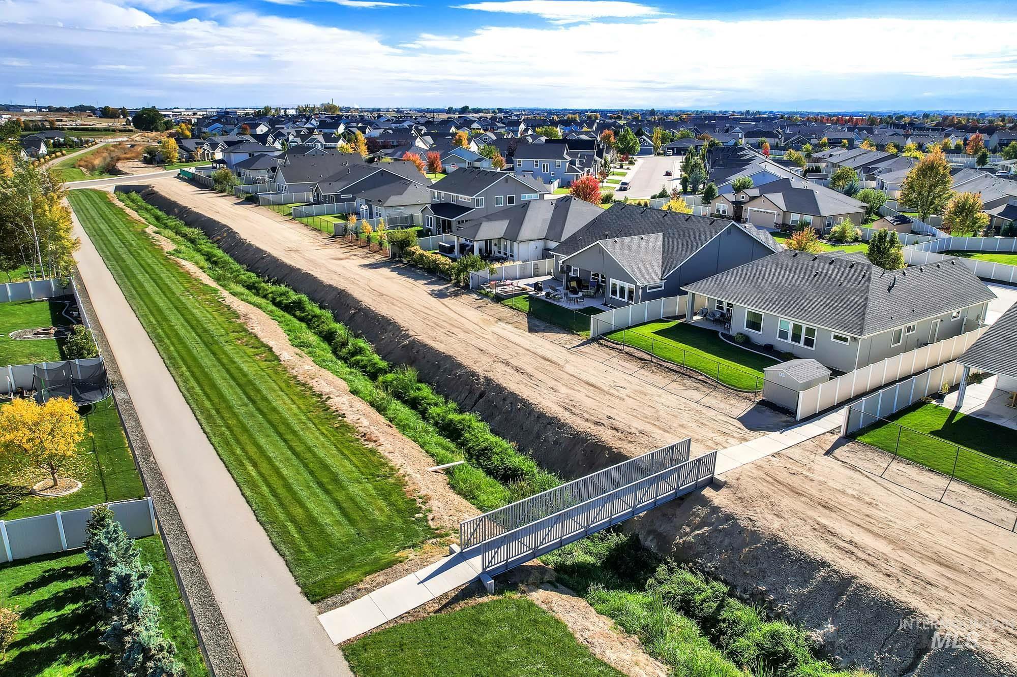 10350 Ryan Peak Dr, Nampa, Idaho 83687-8138, 3 Bedrooms, 2 Bathrooms, Residential For Sale, Price $448,888,MLS 98972366