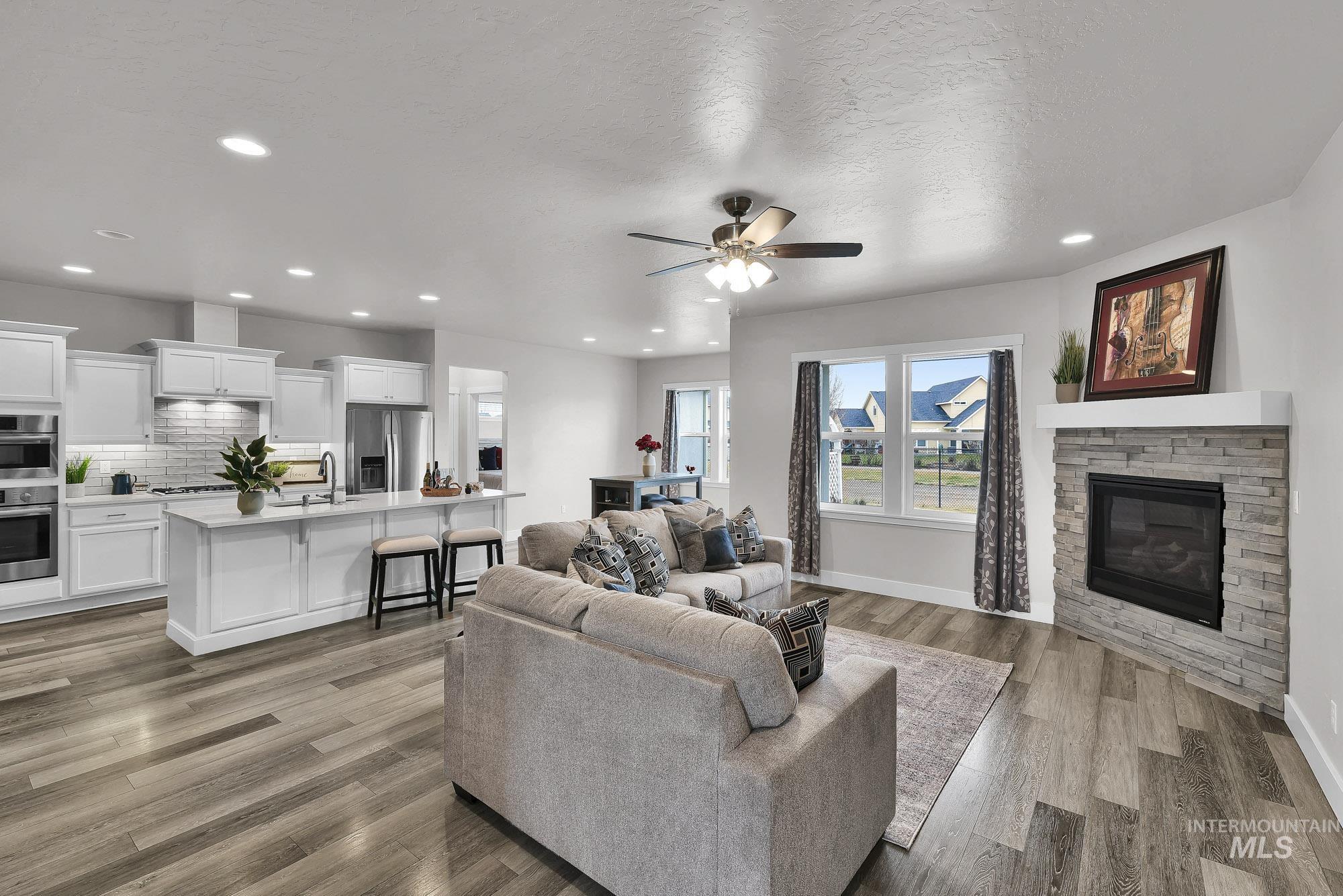 10350 Ryan Peak Dr, Nampa, Idaho 83687-8138, 3 Bedrooms, 2 Bathrooms, Residential For Sale, Price $448,888,MLS 98972366