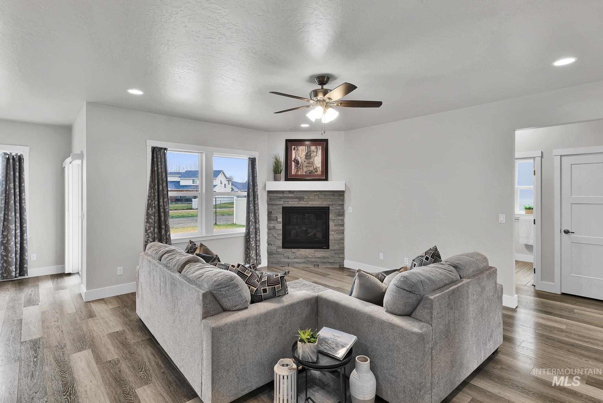 10350 Ryan Peak Dr, Nampa, Idaho 83687-8138, 3 Bedrooms, 2 Bathrooms, Residential For Sale, Price $448,888,MLS 98972366