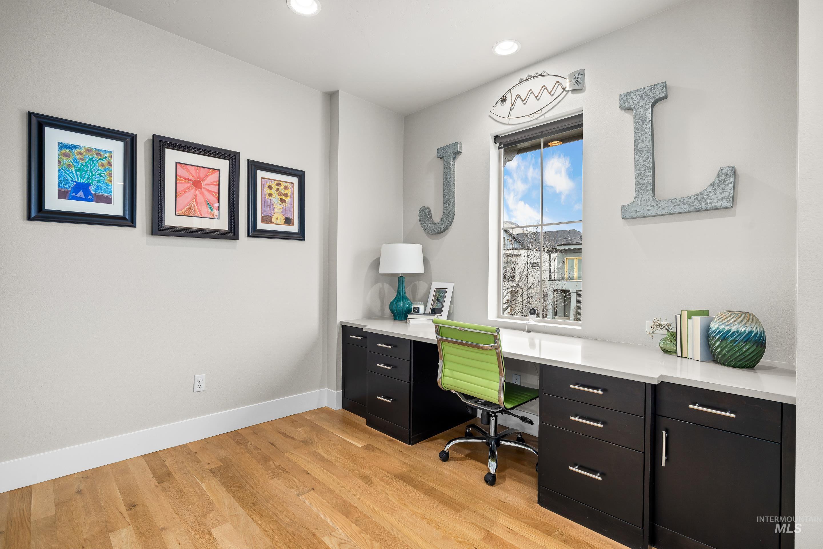 3290 E Thoroughbred Lane, Boise, Idaho 83716, 3 Bedrooms, 2.5 Bathrooms, Residential For Sale, Price $665,000,MLS 98972367