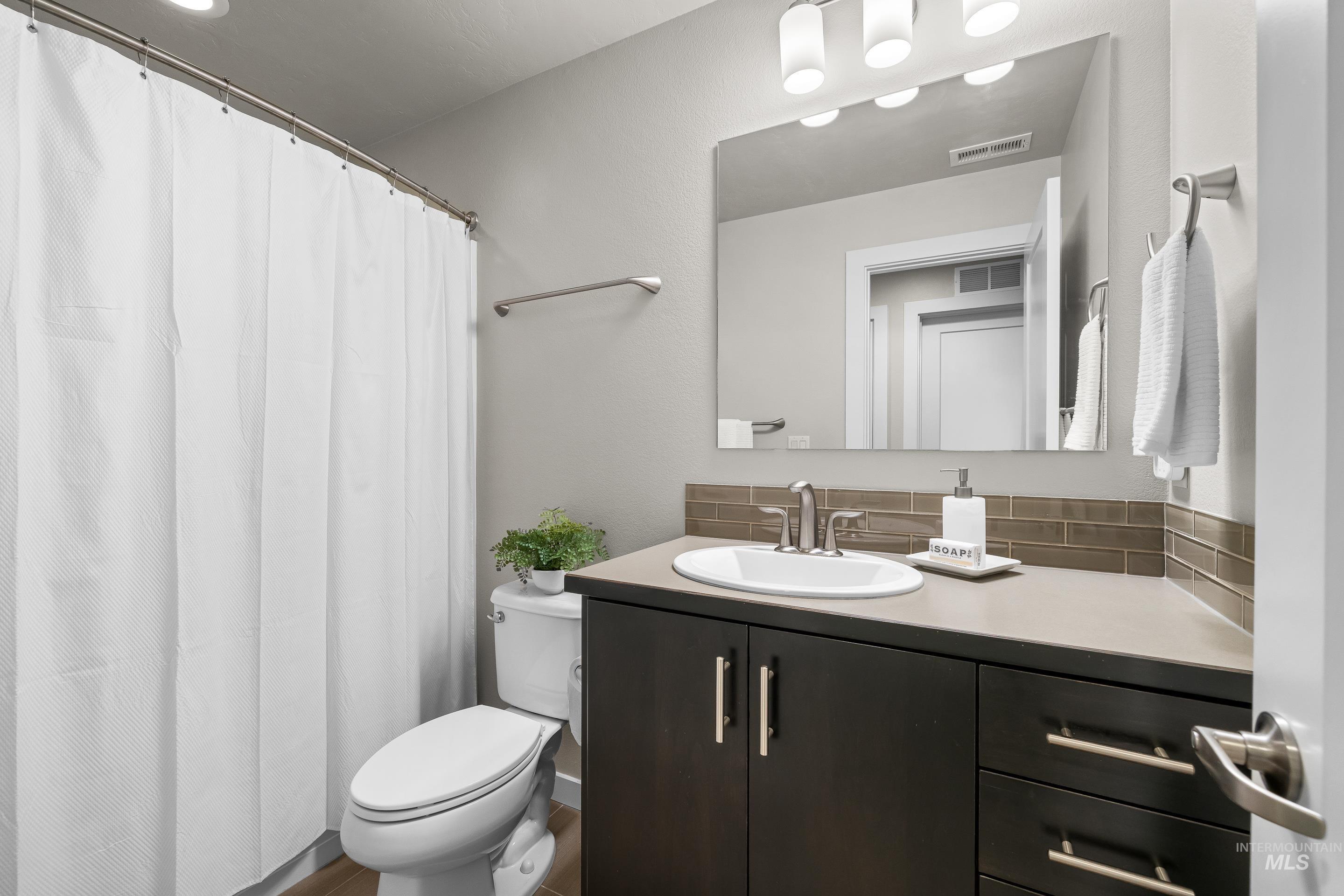 3290 E Thoroughbred Lane, Boise, Idaho 83716, 3 Bedrooms, 2.5 Bathrooms, Residential For Sale, Price $665,000,MLS 98972367