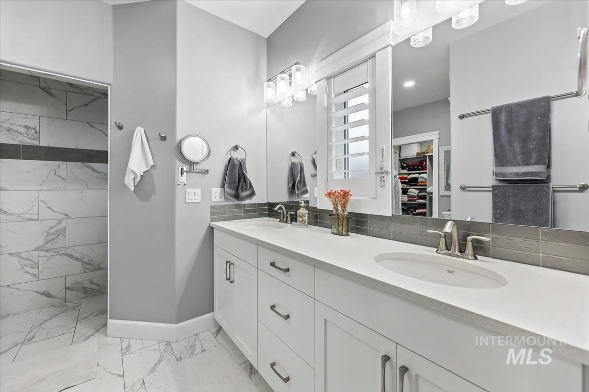 189 S Devon Ave., Star, Idaho 83669, 3 Bedrooms, 2 Bathrooms, Residential For Sale, Price $570,000,MLS 98972368