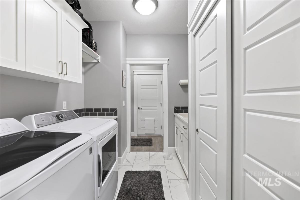 189 S Devon Ave., Star, Idaho 83669, 3 Bedrooms, 2 Bathrooms, Residential For Sale, Price $570,000,MLS 98972368