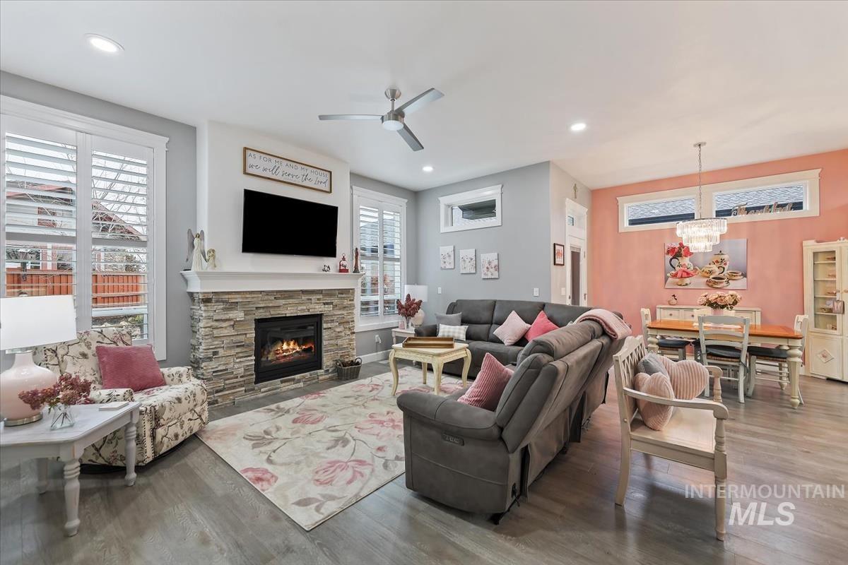 189 S Devon Ave., Star, Idaho 83669, 3 Bedrooms, 2 Bathrooms, Residential For Sale, Price $570,000,MLS 98972368