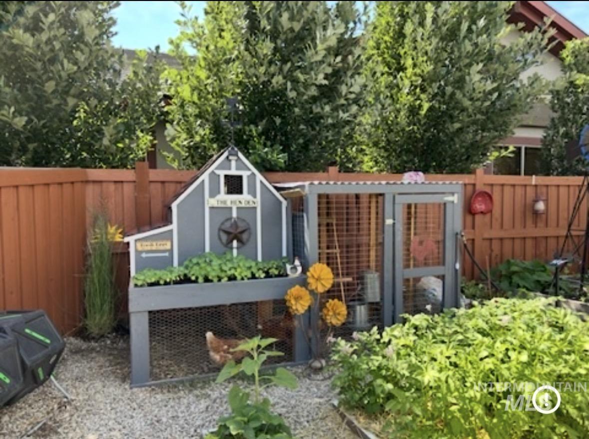 189 S Devon Ave., Star, Idaho 83669, 3 Bedrooms, 2 Bathrooms, Residential For Sale, Price $570,000,MLS 98972368