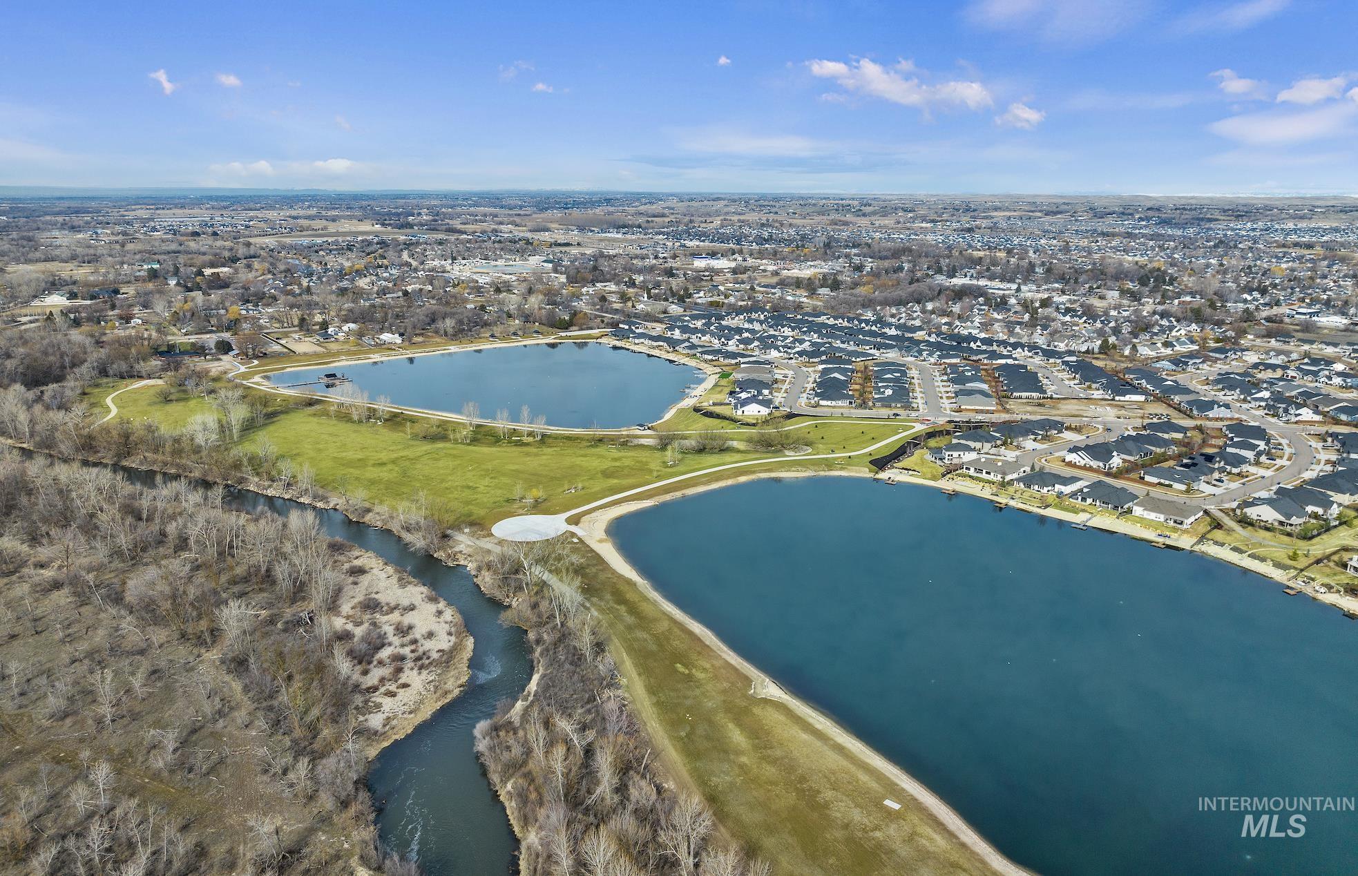 189 S Devon Ave., Star, Idaho 83669, 3 Bedrooms, 2 Bathrooms, Residential For Sale, Price $570,000,MLS 98972368