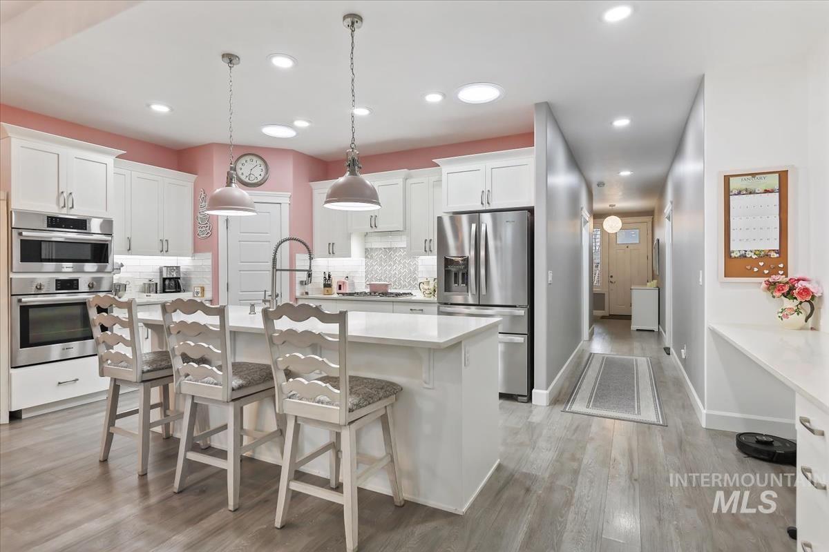 189 S Devon Ave., Star, Idaho 83669, 3 Bedrooms, 2 Bathrooms, Residential For Sale, Price $570,000,MLS 98972368