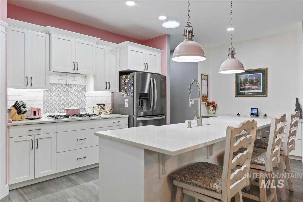 189 S Devon Ave., Star, Idaho 83669, 3 Bedrooms, 2 Bathrooms, Residential For Sale, Price $570,000,MLS 98972368